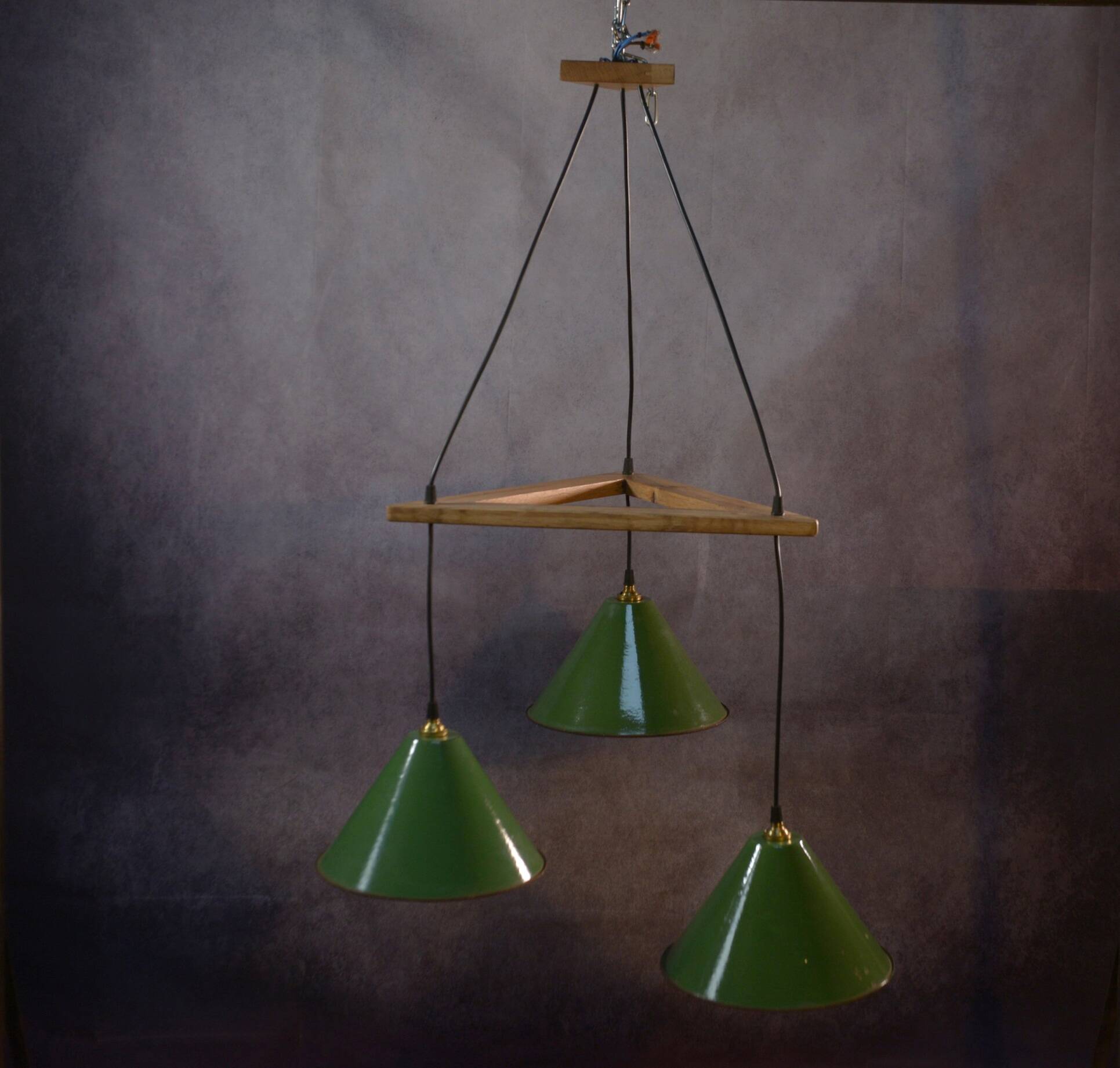 Suspension industrielle design support en chêne avec 3 cloches en métal