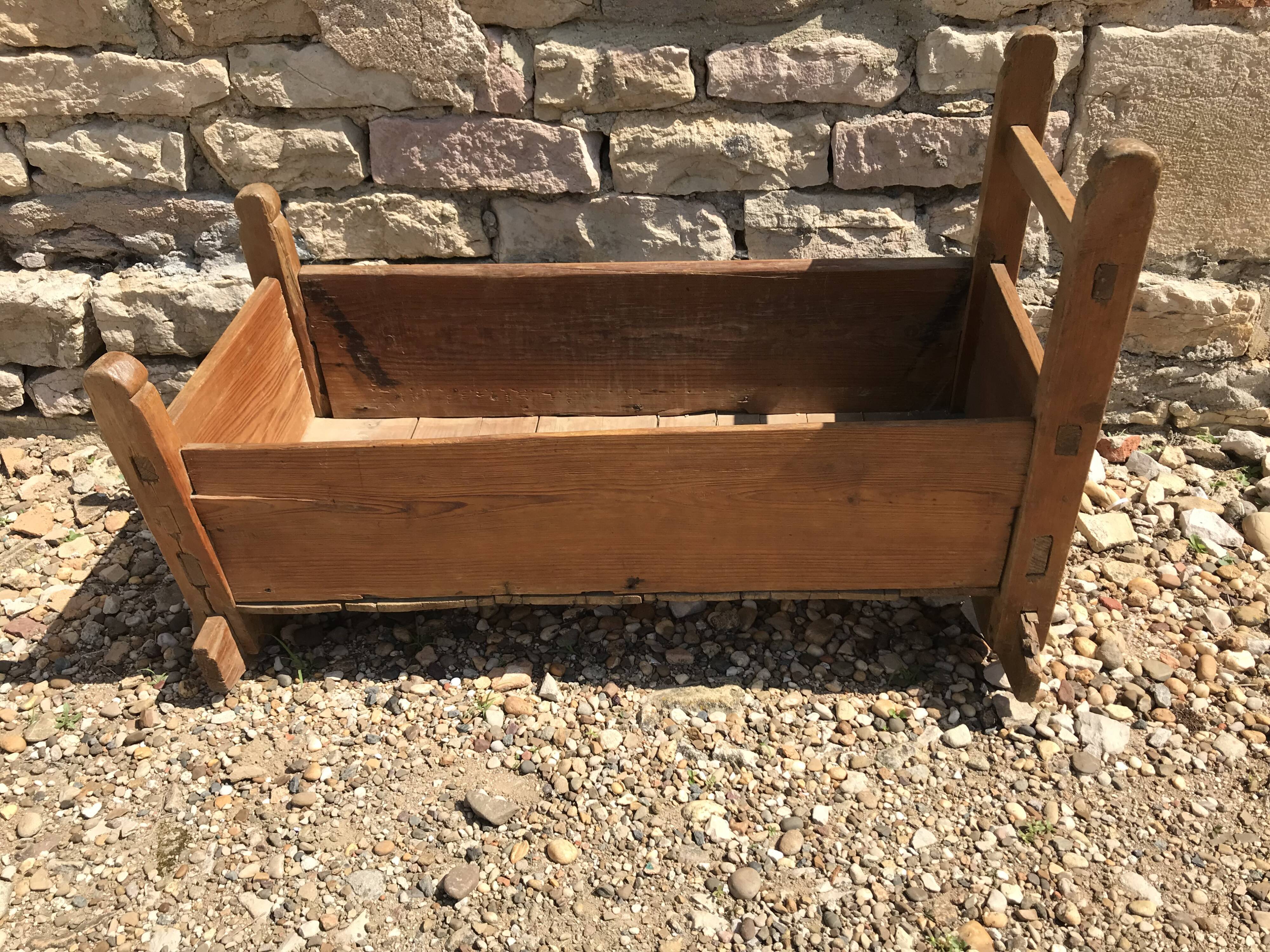 Old Savoyard cradle