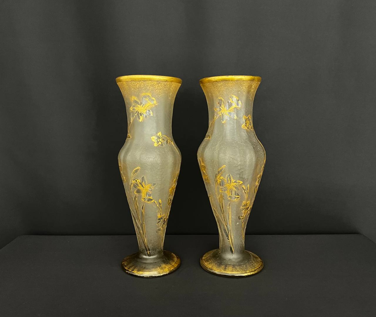 Pair of frosted glass vases with golden floral decoration – Sa Crystal Factory