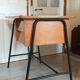 Bureau style moderniste pieds compas