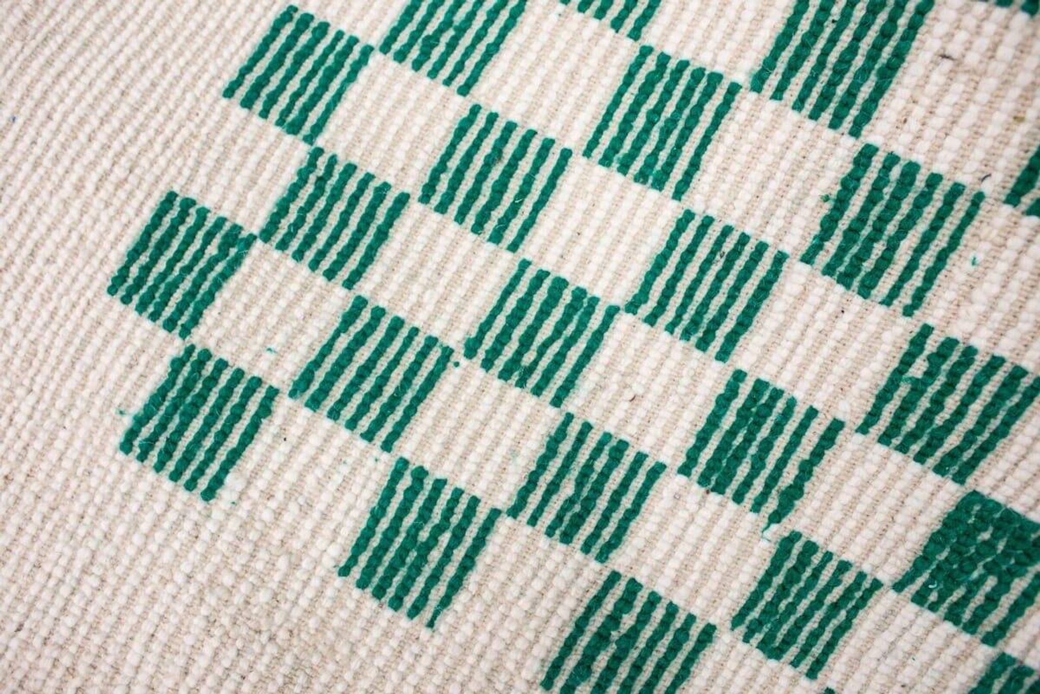 Tapis berbere carré vert taille 150 x 250 cm