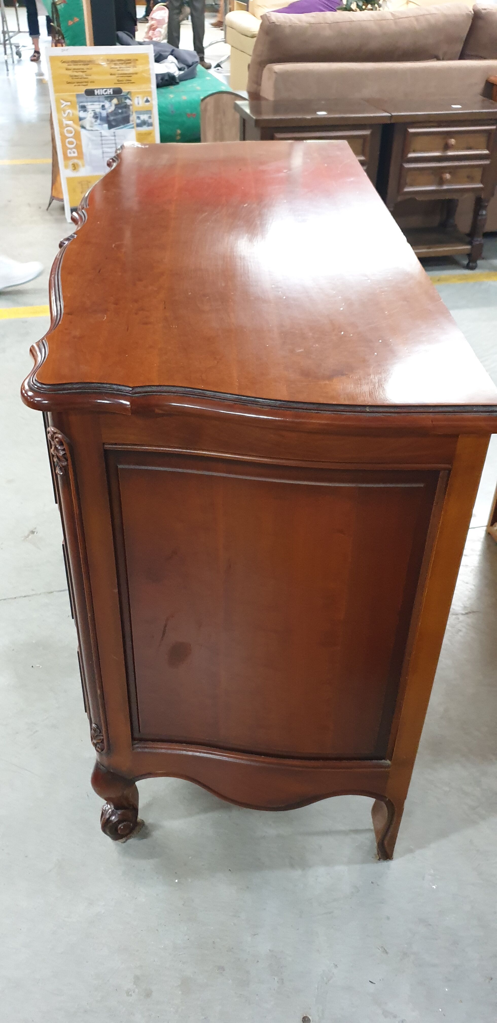 Chest of drawers crossbow