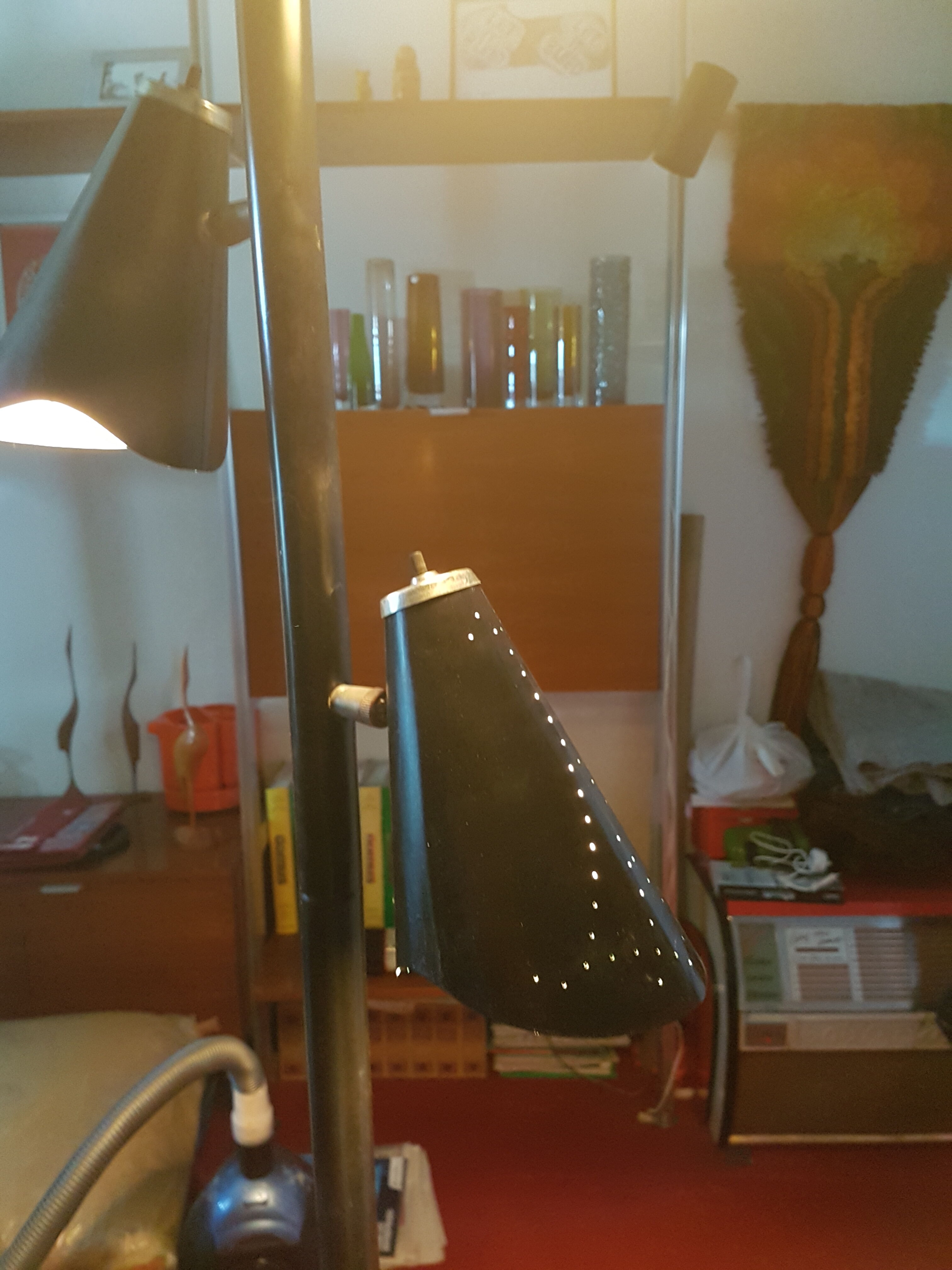 Floor lamp "tension pole lamp" American of the 1950s