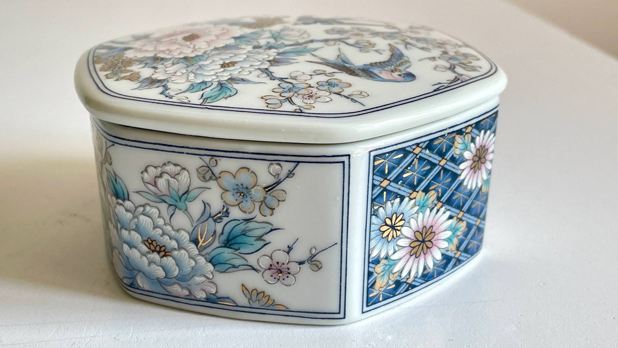 Ashtray porcelain japan