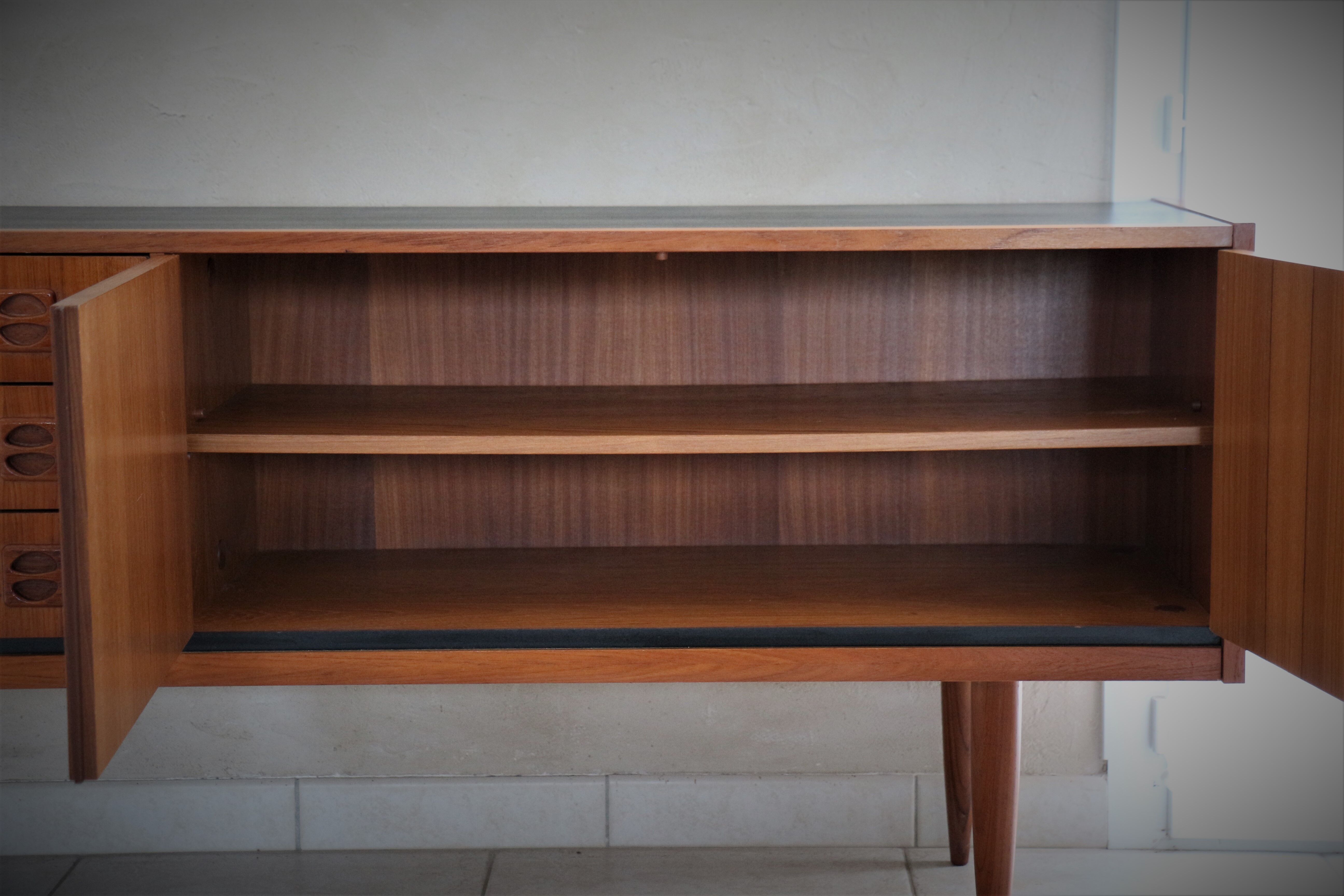 Scandinavian scandinave