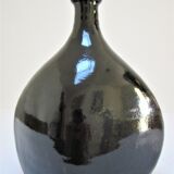Vase bouteille grès émaillé noir par Roland Zobel