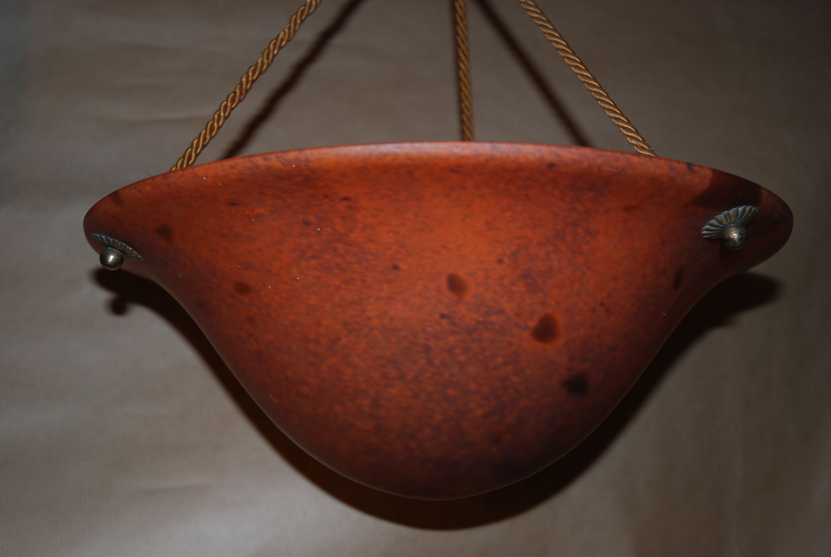 Suspension en pâte de verre