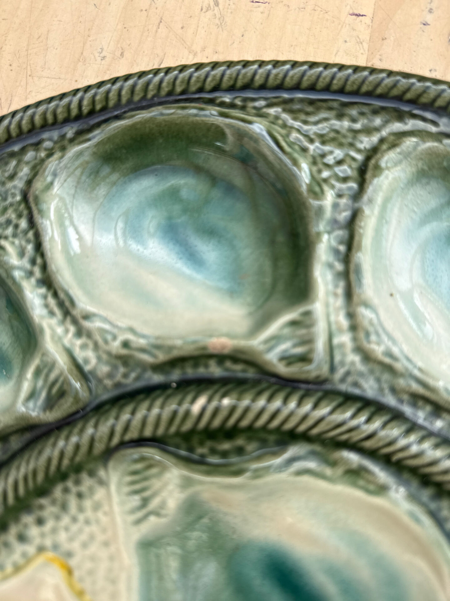 St. Clément XL oesterschaal, groen/gele majolica