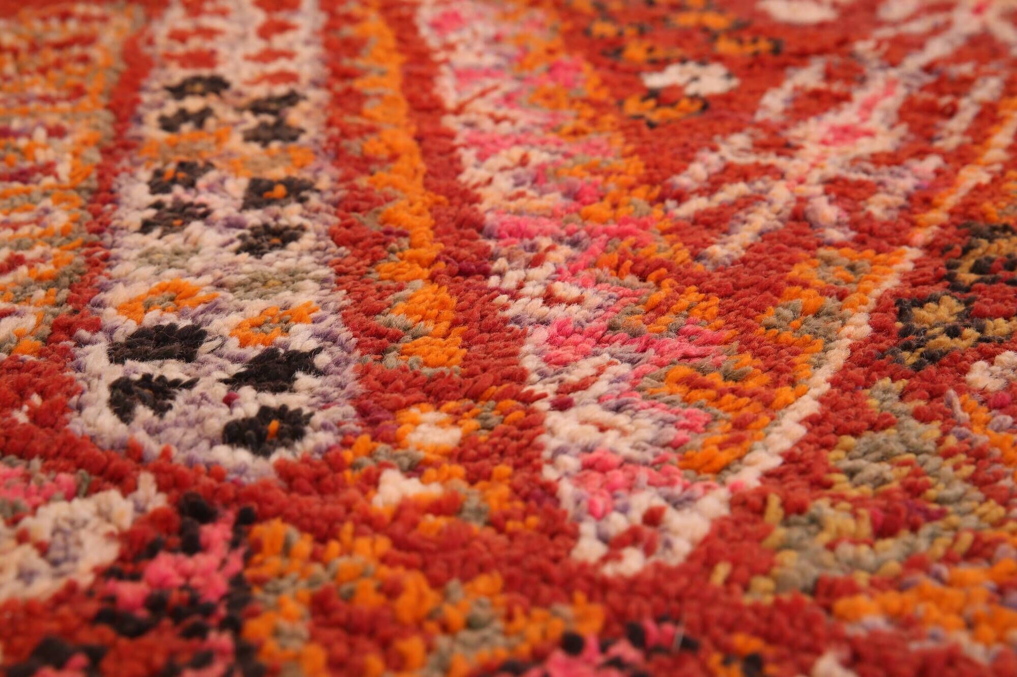 Vintage Moroccan Wool Rug 214 x 325 cm, Berber Handmade Rug Unique