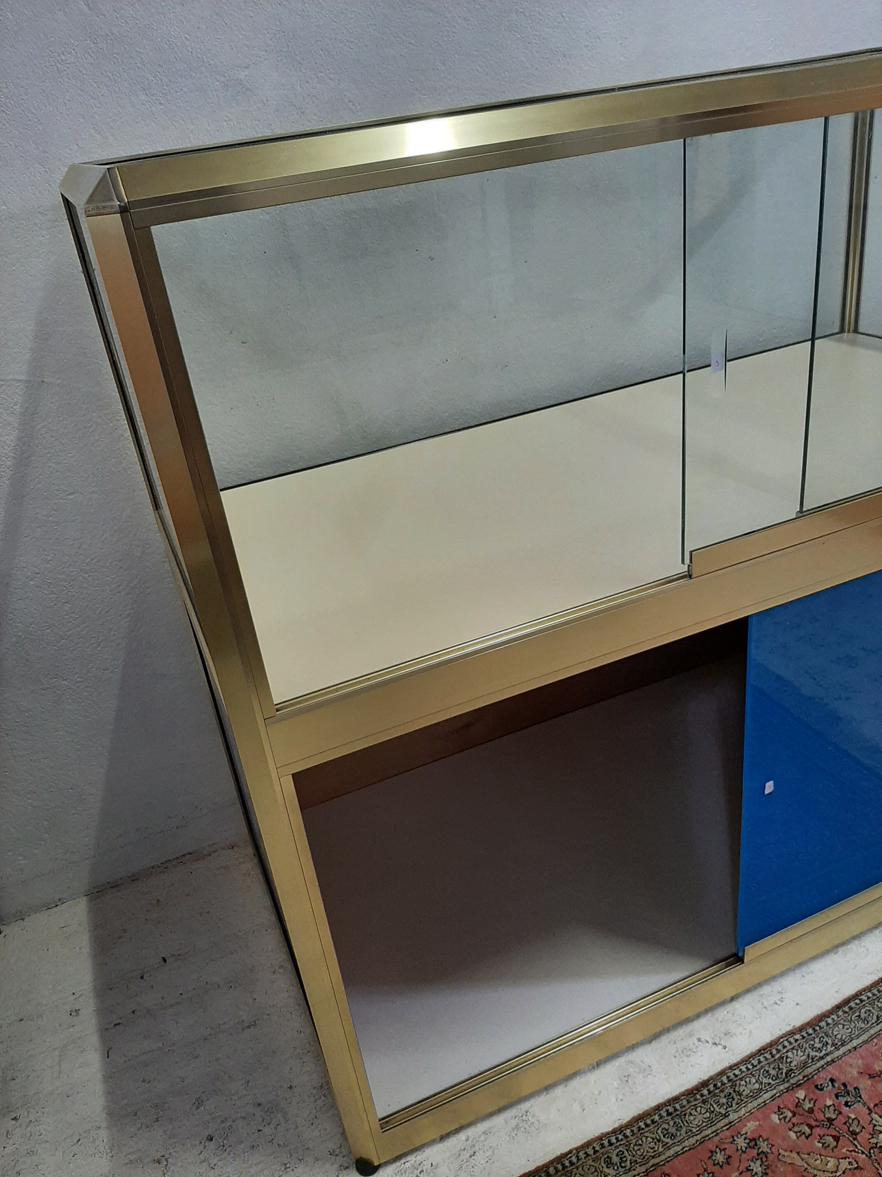 Vendôme jeweler's showcase