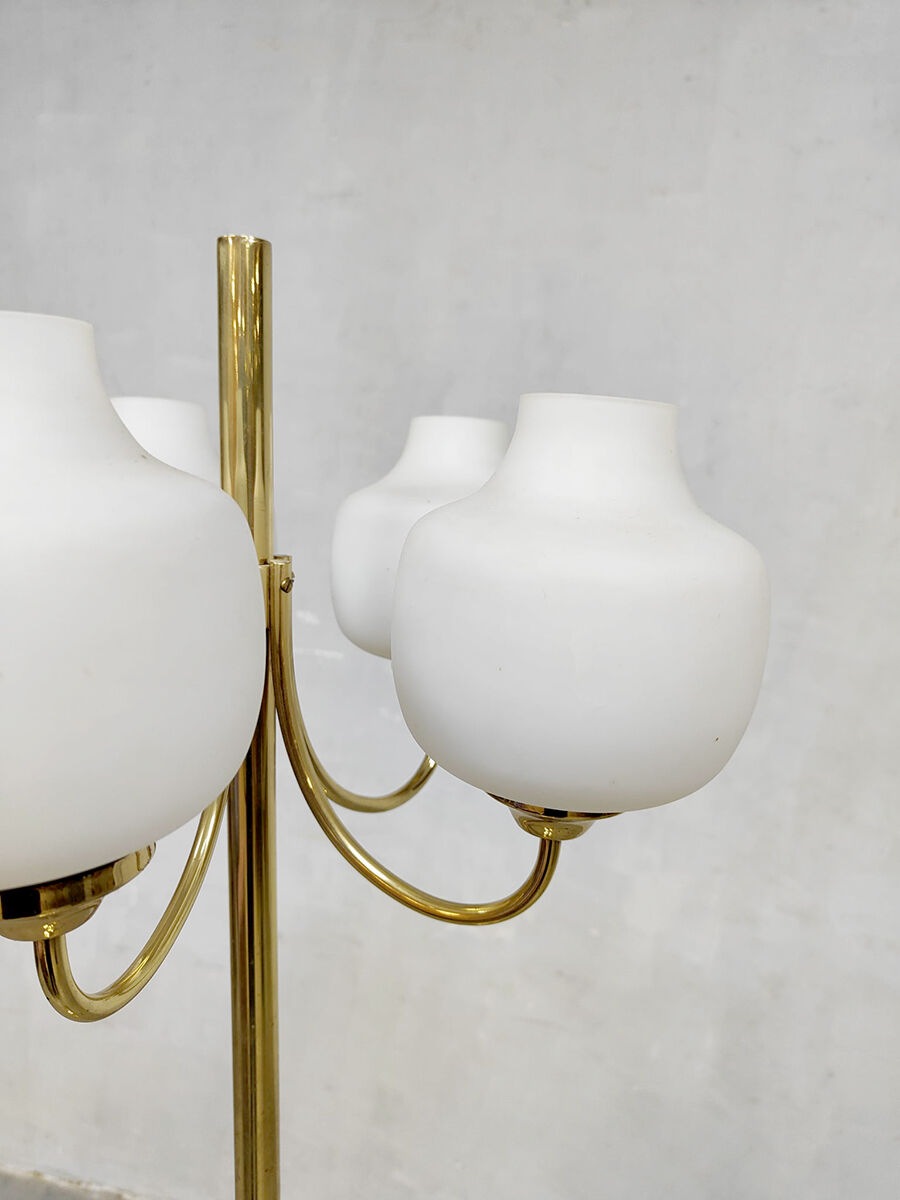 Vintage Italian brass floorlamp opaline glass