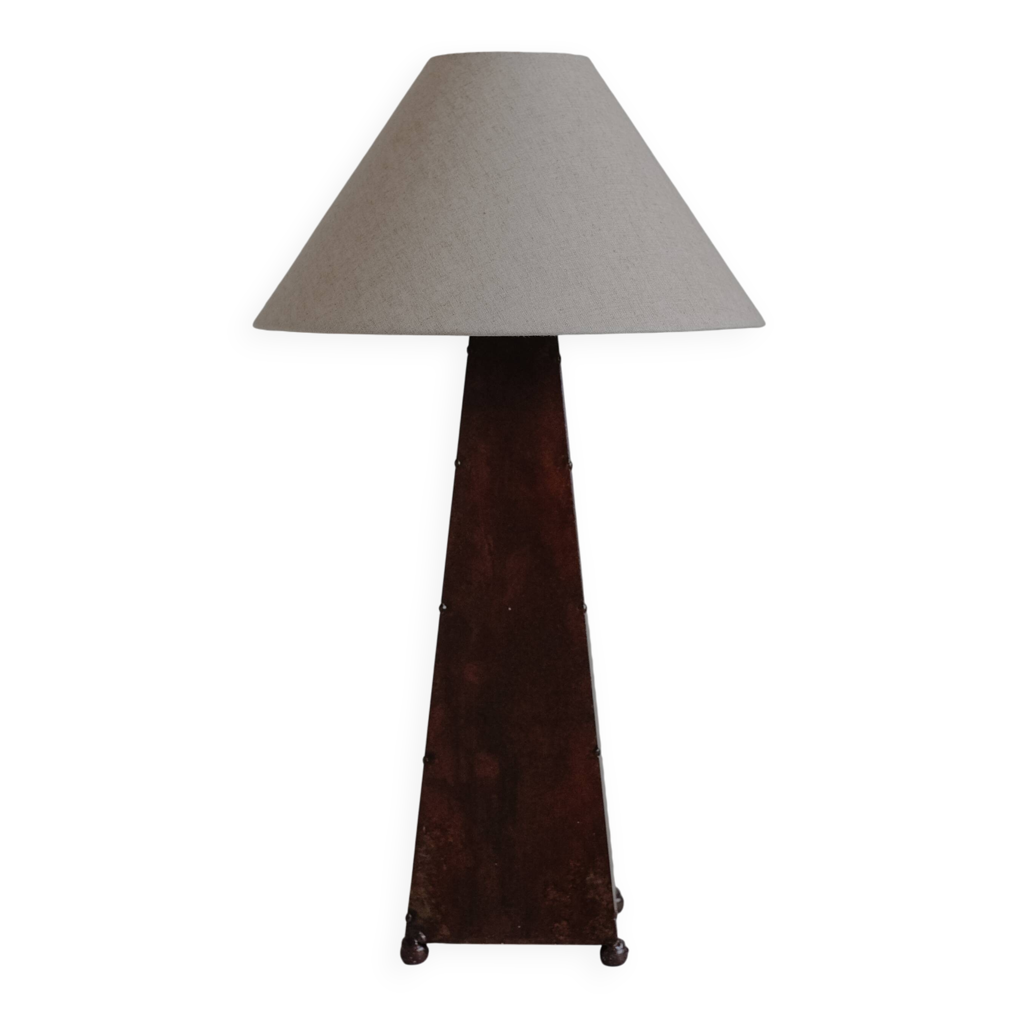 Obelisk table lamp