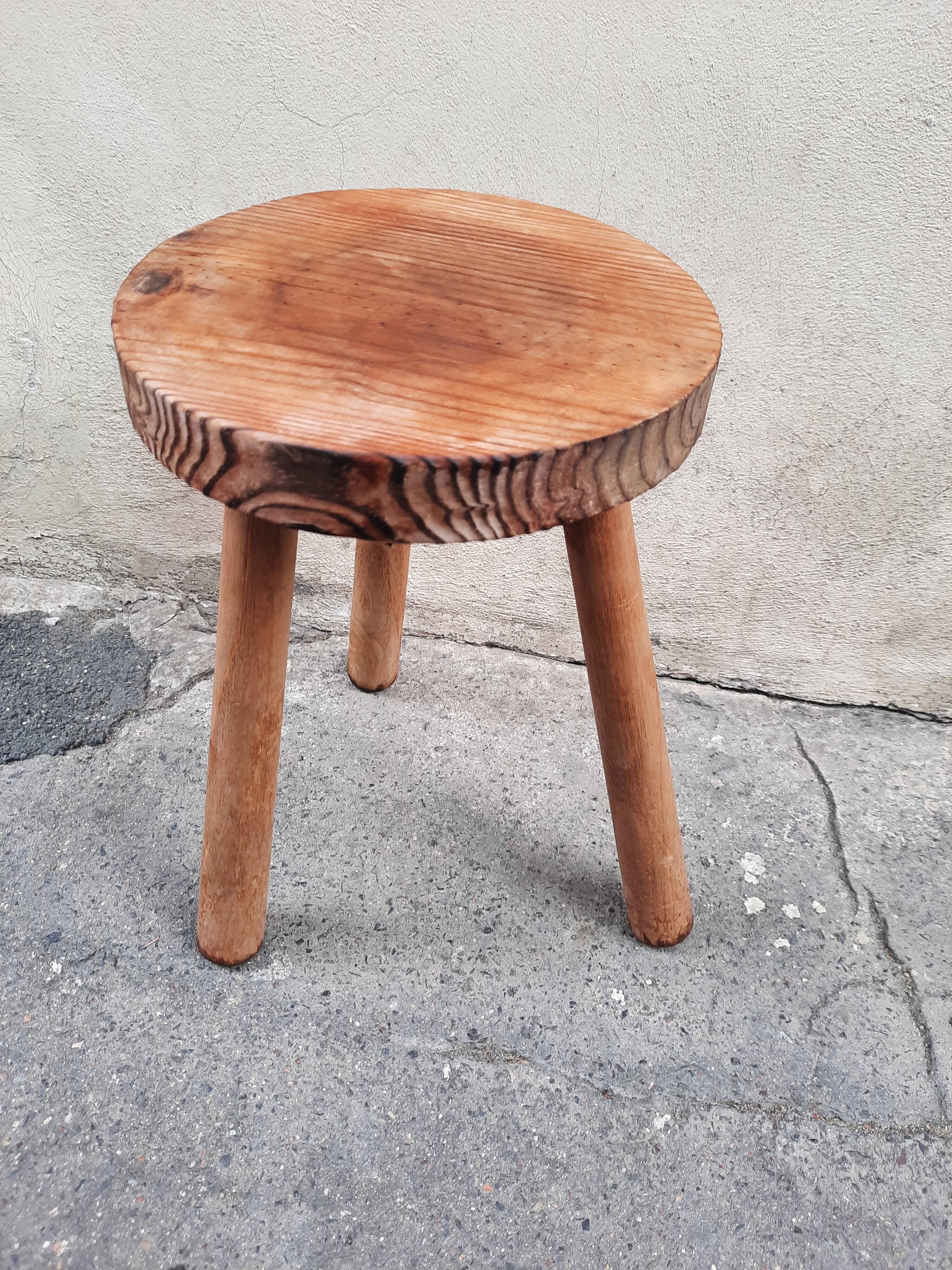 Tripod stool
