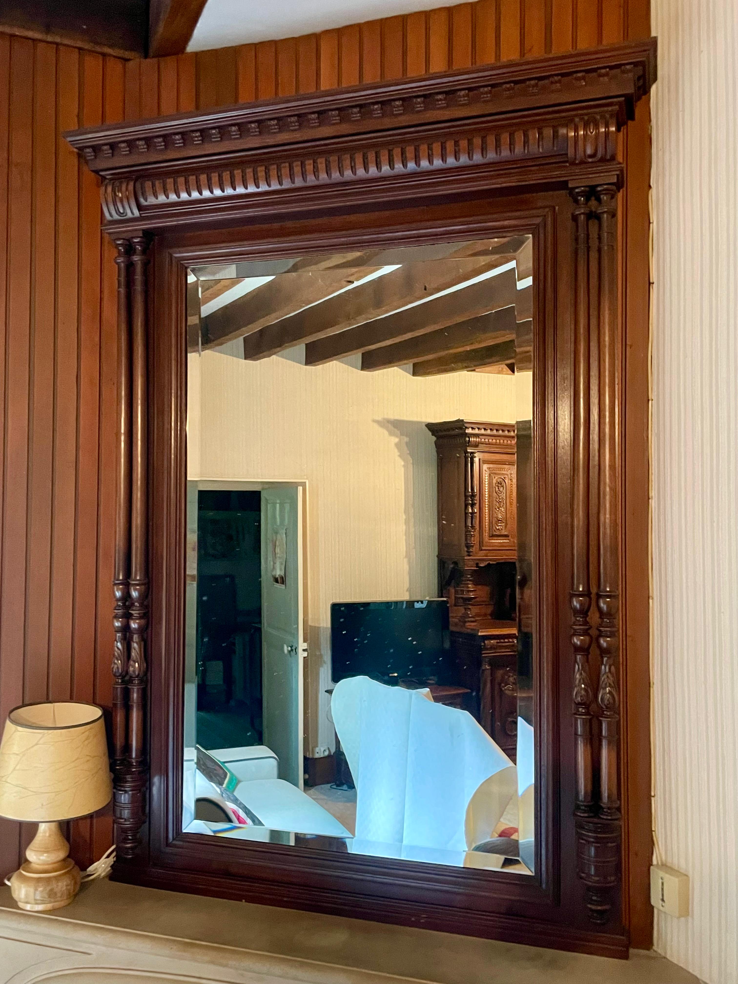 Miroir en noyer massif