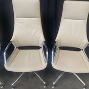Wilkhan chair graph 302/5