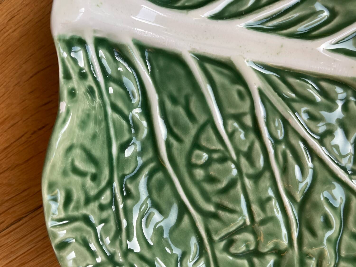 Cabbage leaf dessert plates