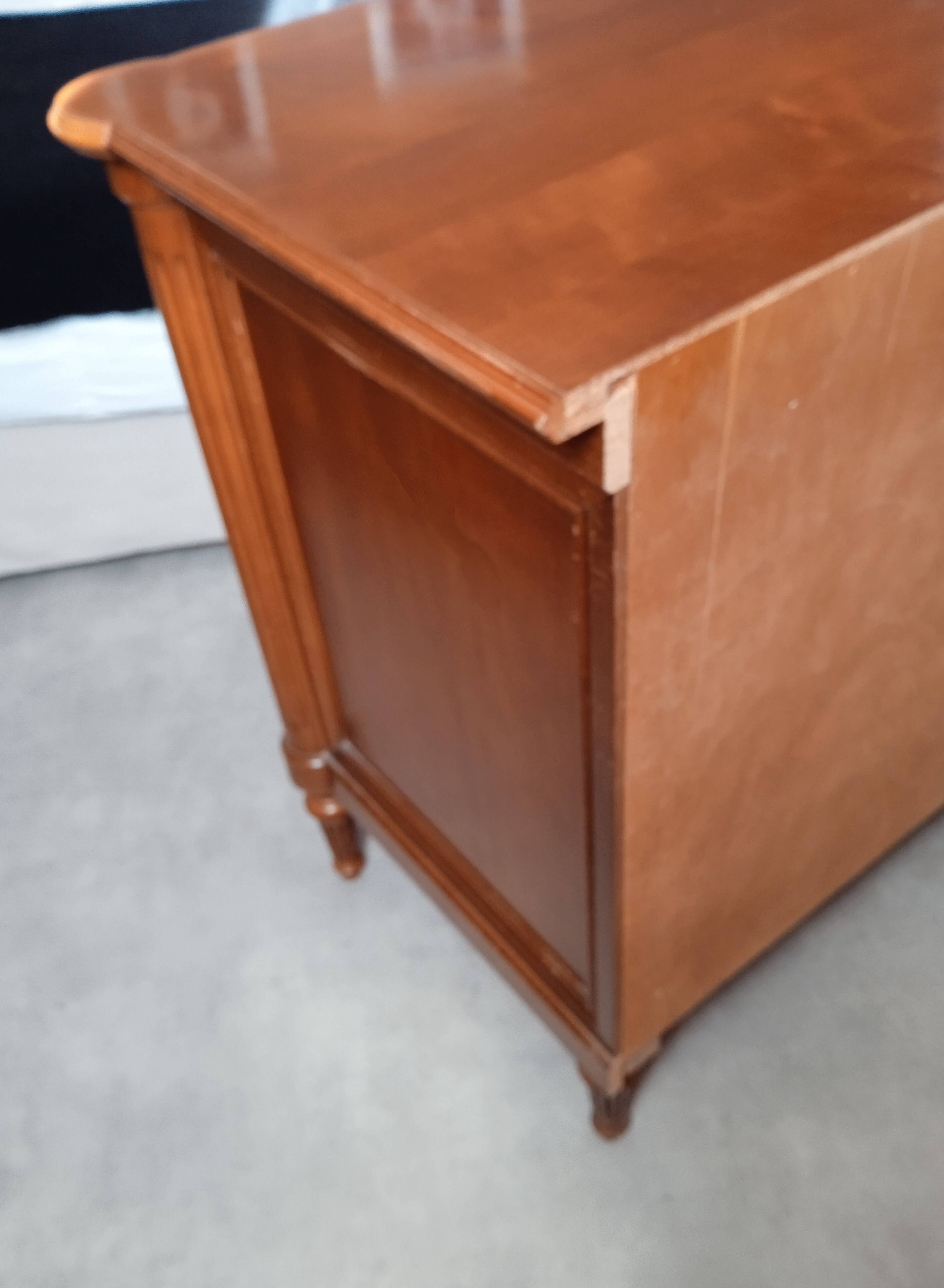 Commode 3 tiroirs de style Louis XVI