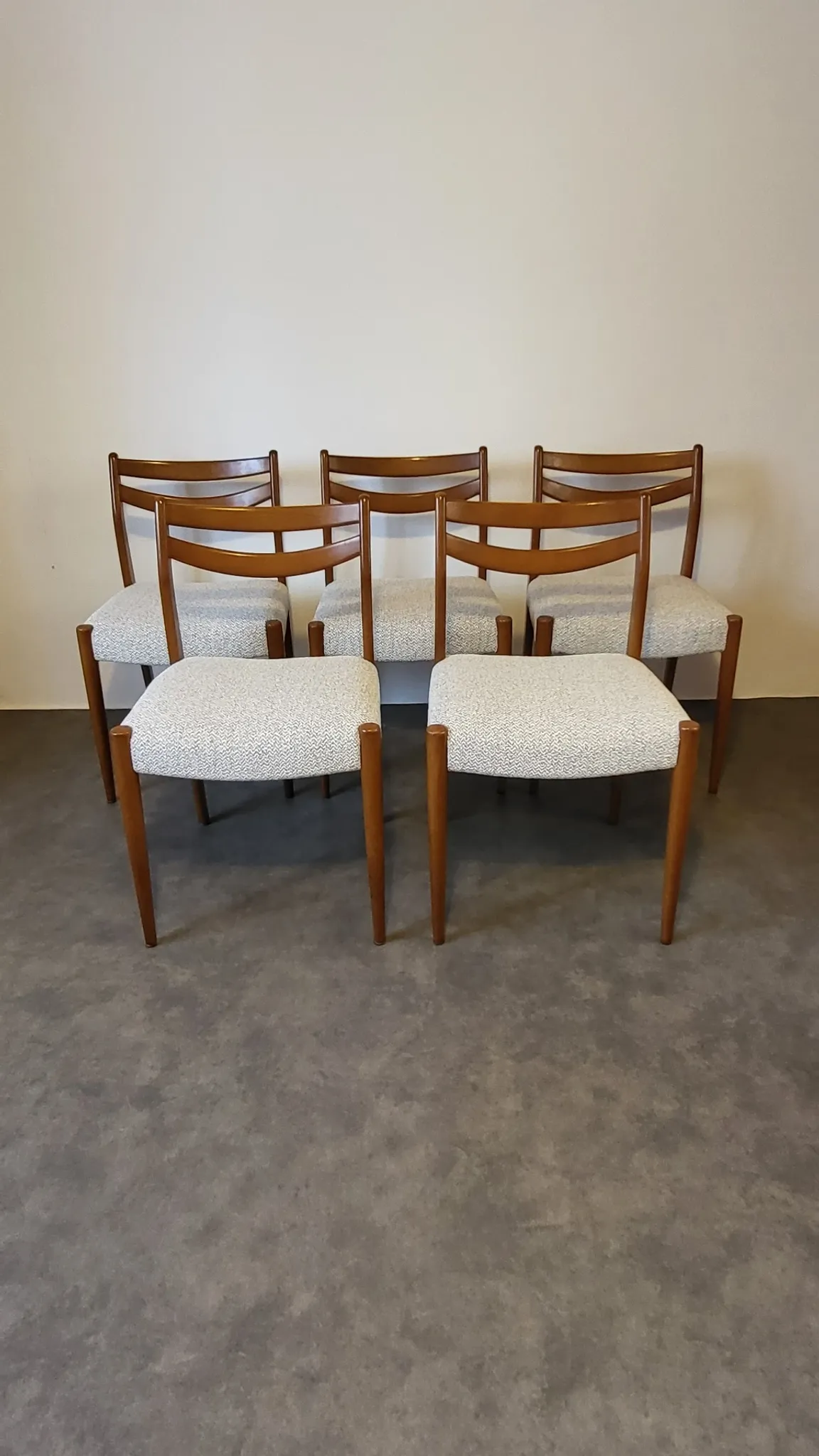 Set of 5 Scandinavian chairs from the 1960s.