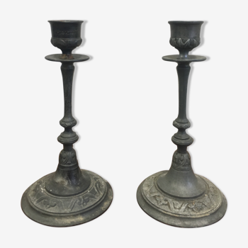 2 candlesticks