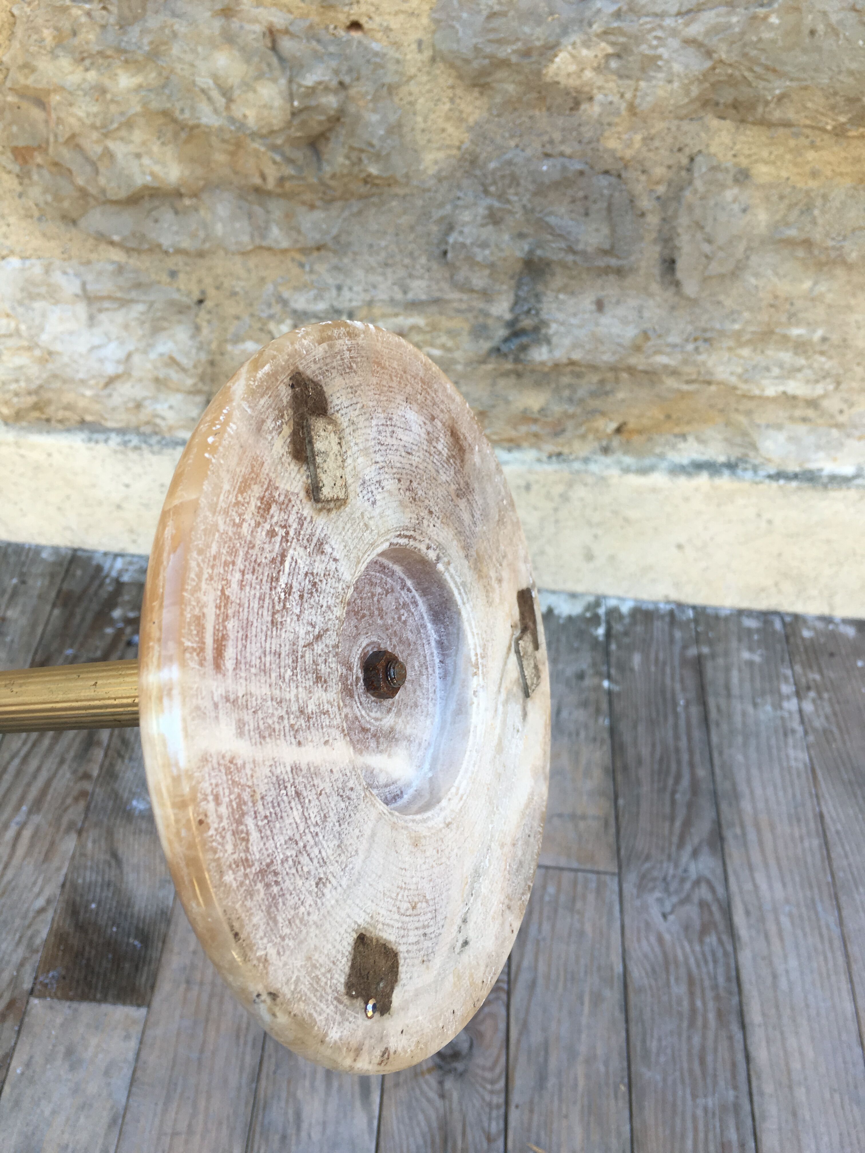 Standing ashtray in albatre and brass
