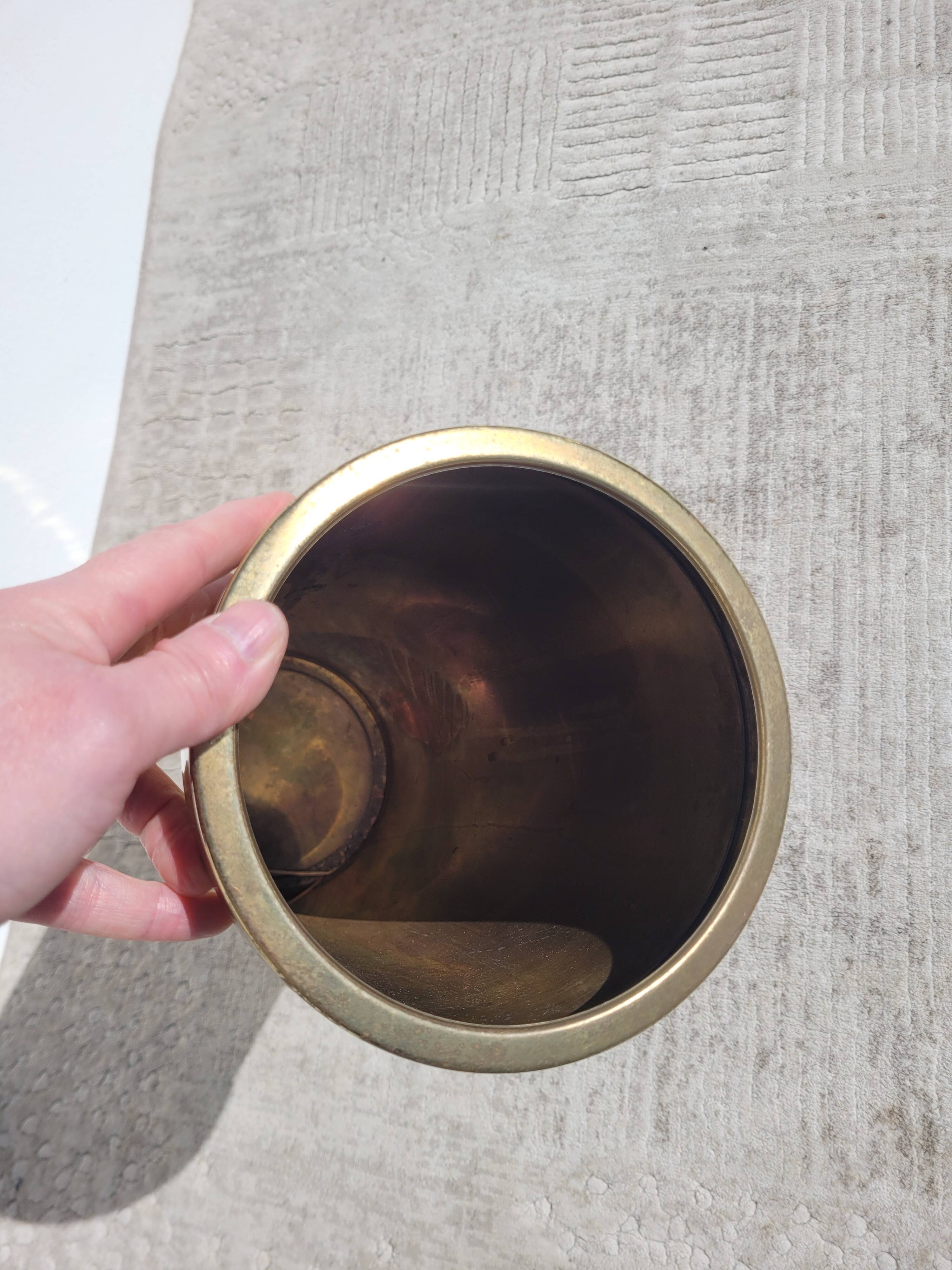 Umbrella stand in golden brass