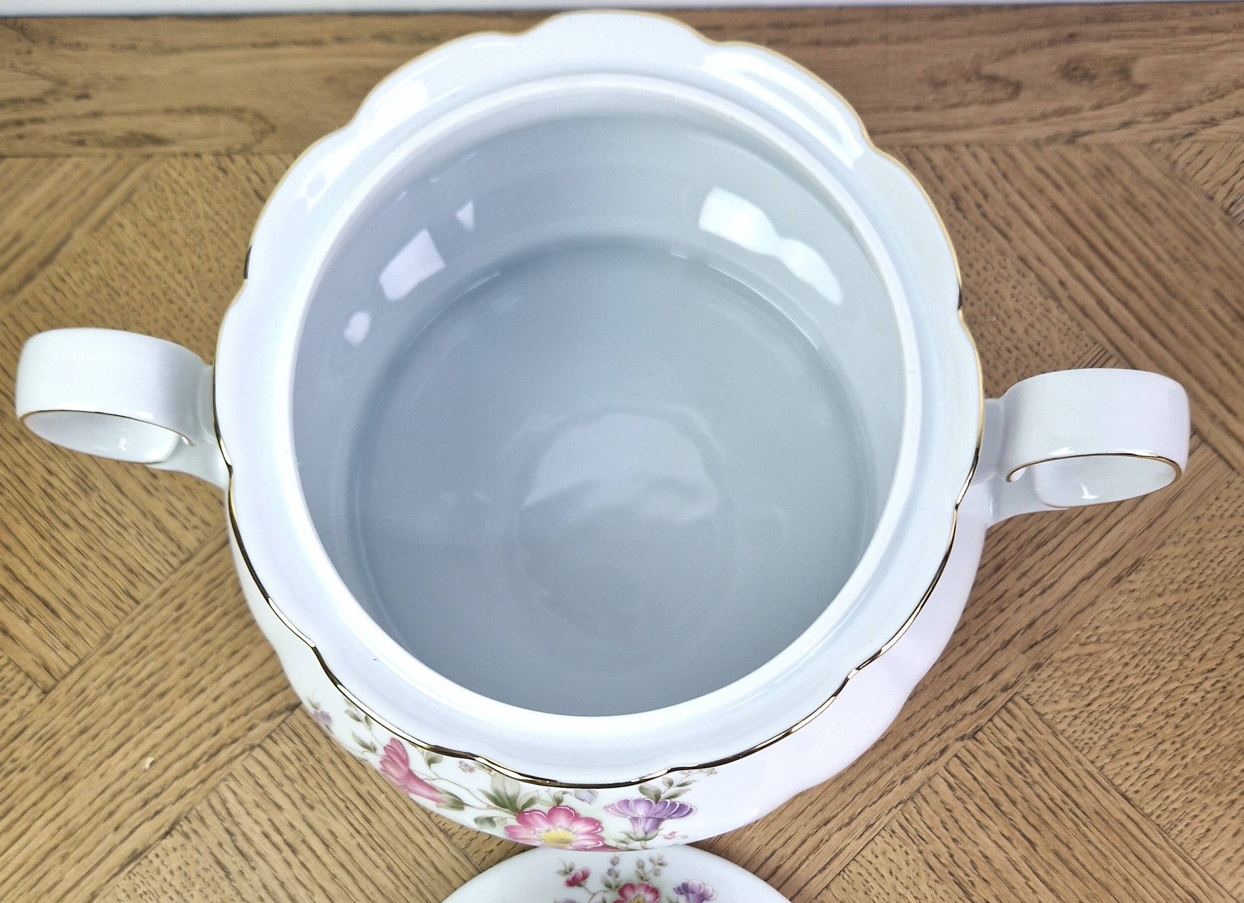 Vintage Mitterteich Bavaria soup tureen in porcelain with floral decoration.