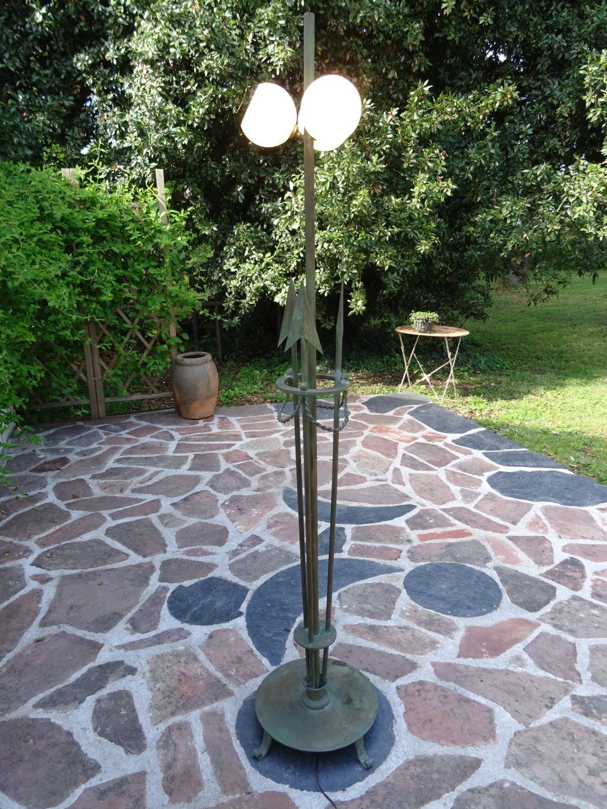 Art deco wrought iron floor lamp with arrows