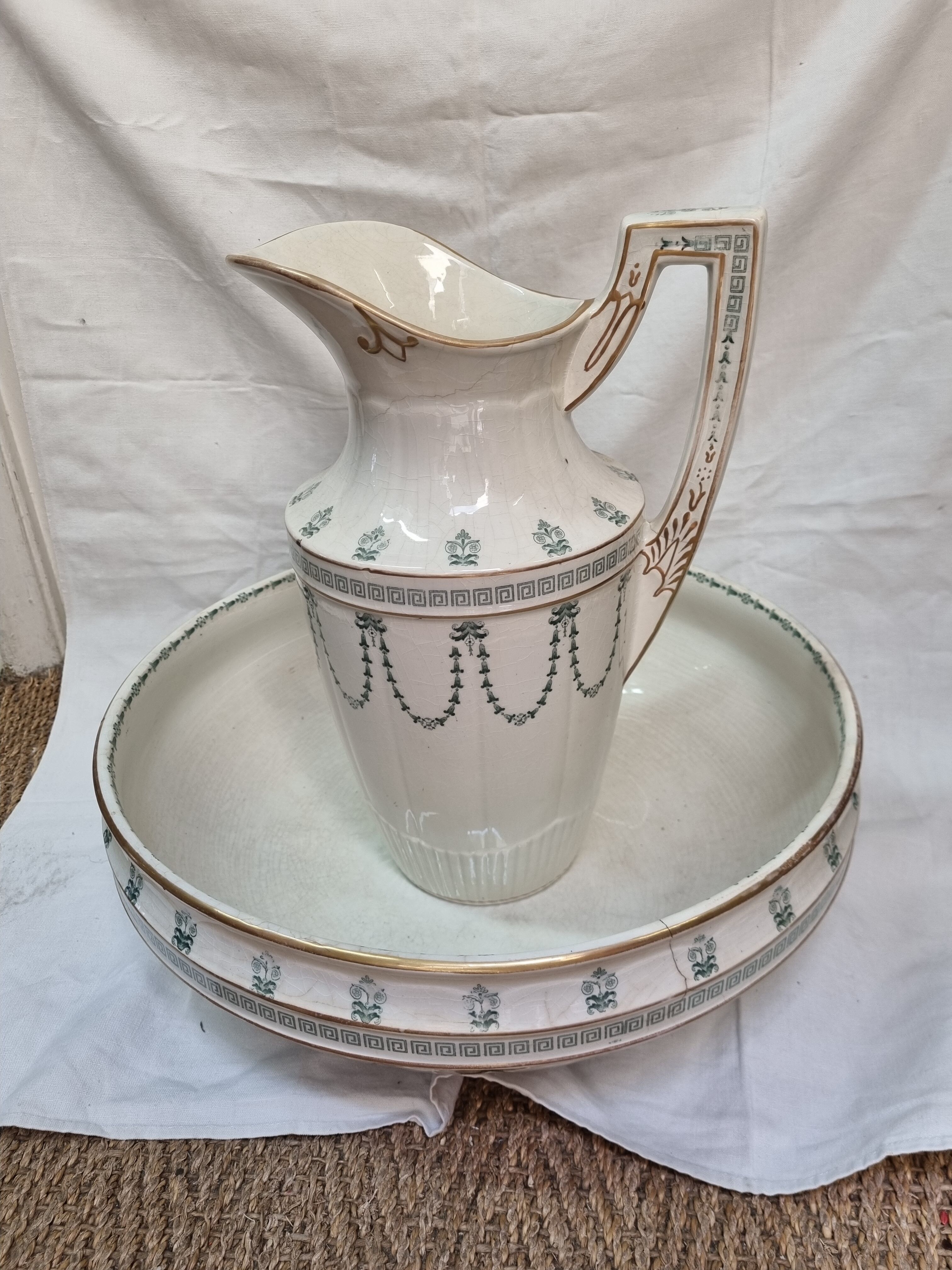 Water broc, iron earth bowl 1920 Gien