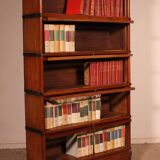 Globe Wernicke Library in oak, 5 pieces.