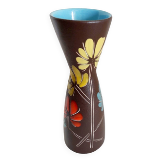 Vintage vase floral decor