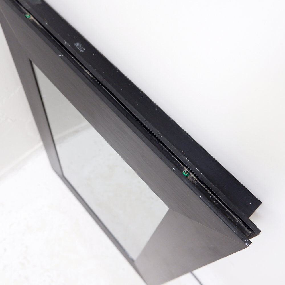 Infinite mirror with black metal frame - Italy