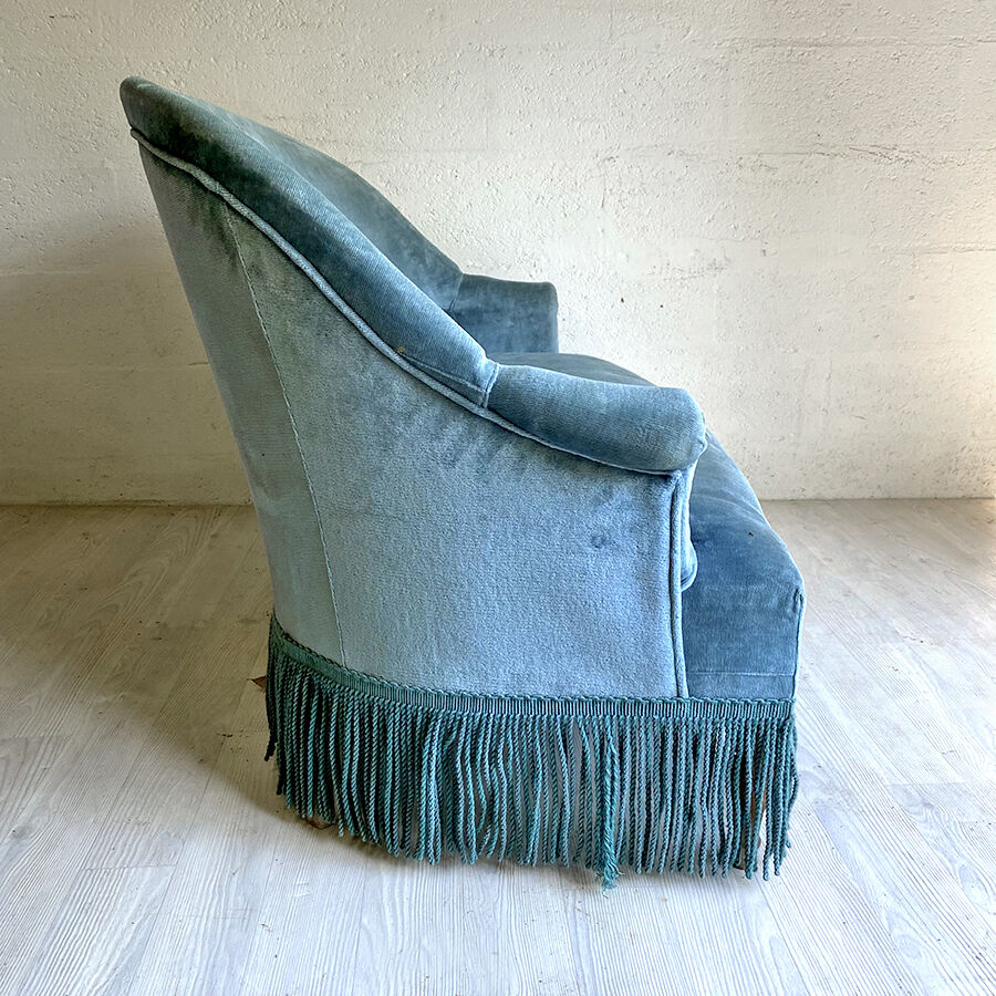 Bench Blue Velvet Toad