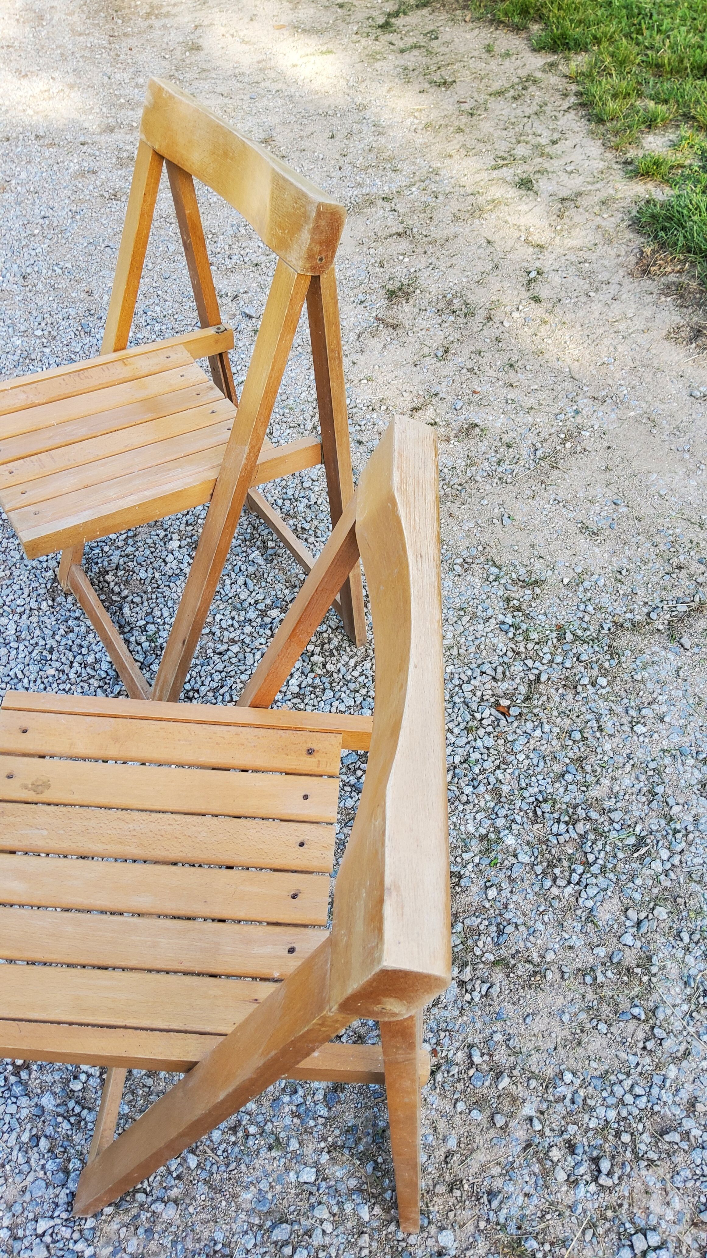 Pair of folding chairs with beech slats from the 70s