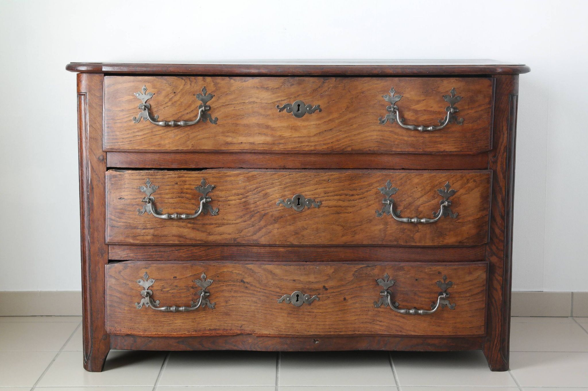 Chest of drawers country crossbow in oak xxth century