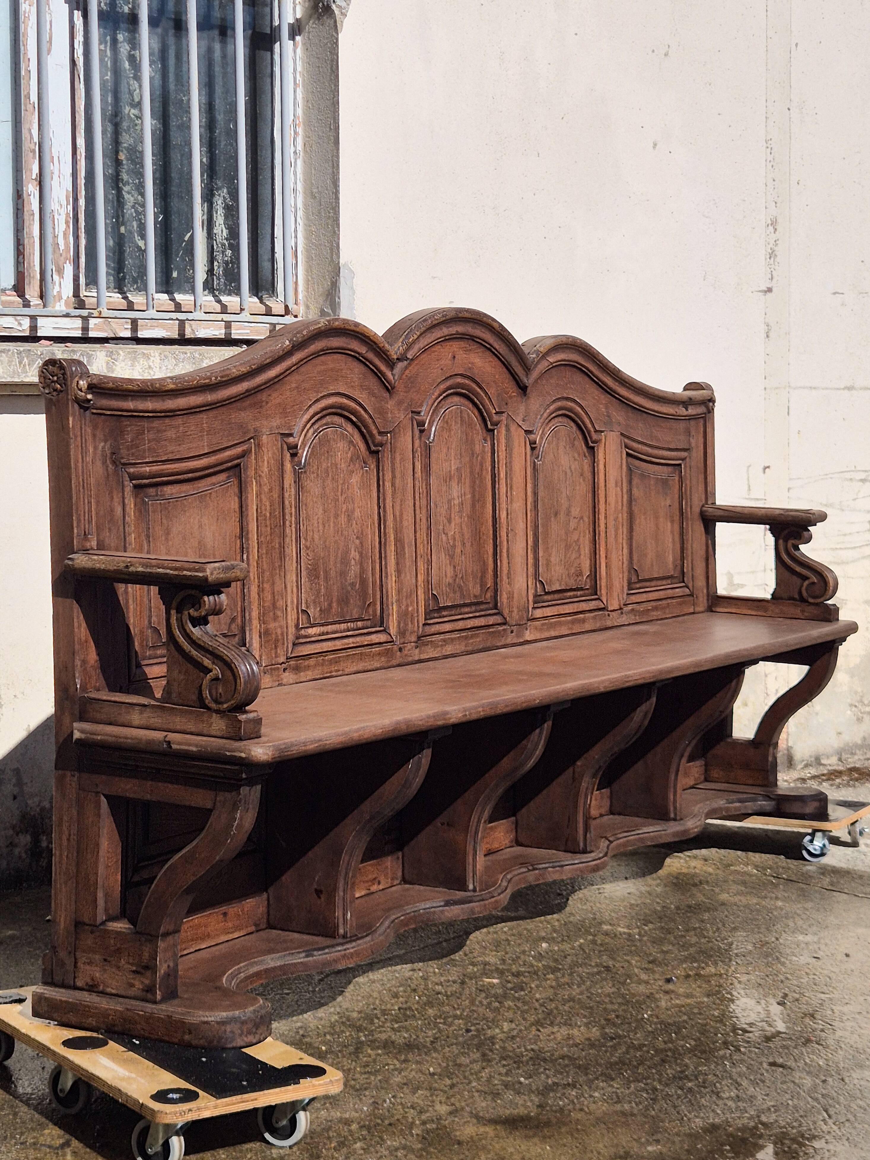 Exceptional gilded display bench.