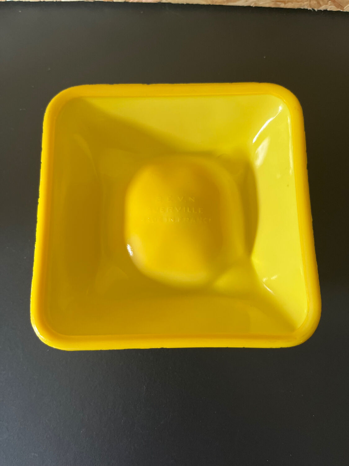 Suze decanter and ashtray