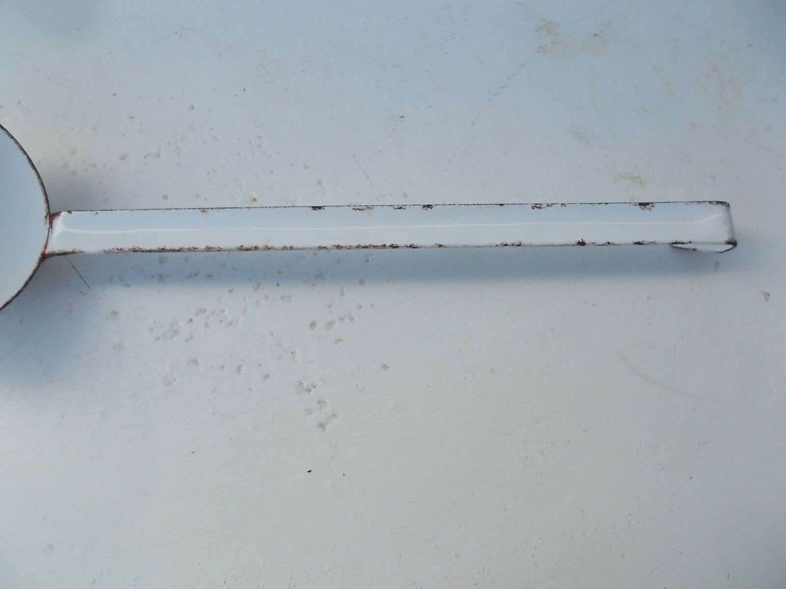 Louche émaillée blanche vintage