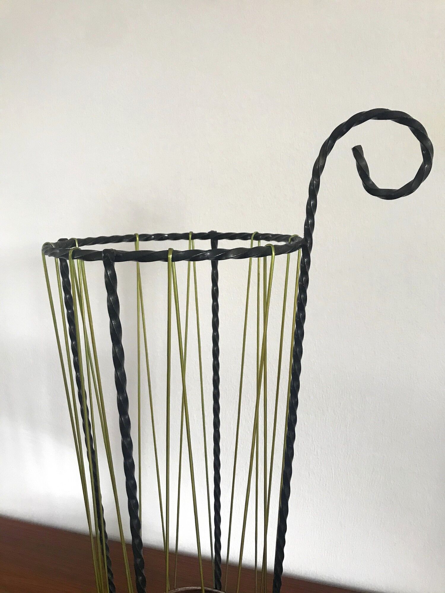 Vintage umbrella door in wrought iron and scoubidou 60s