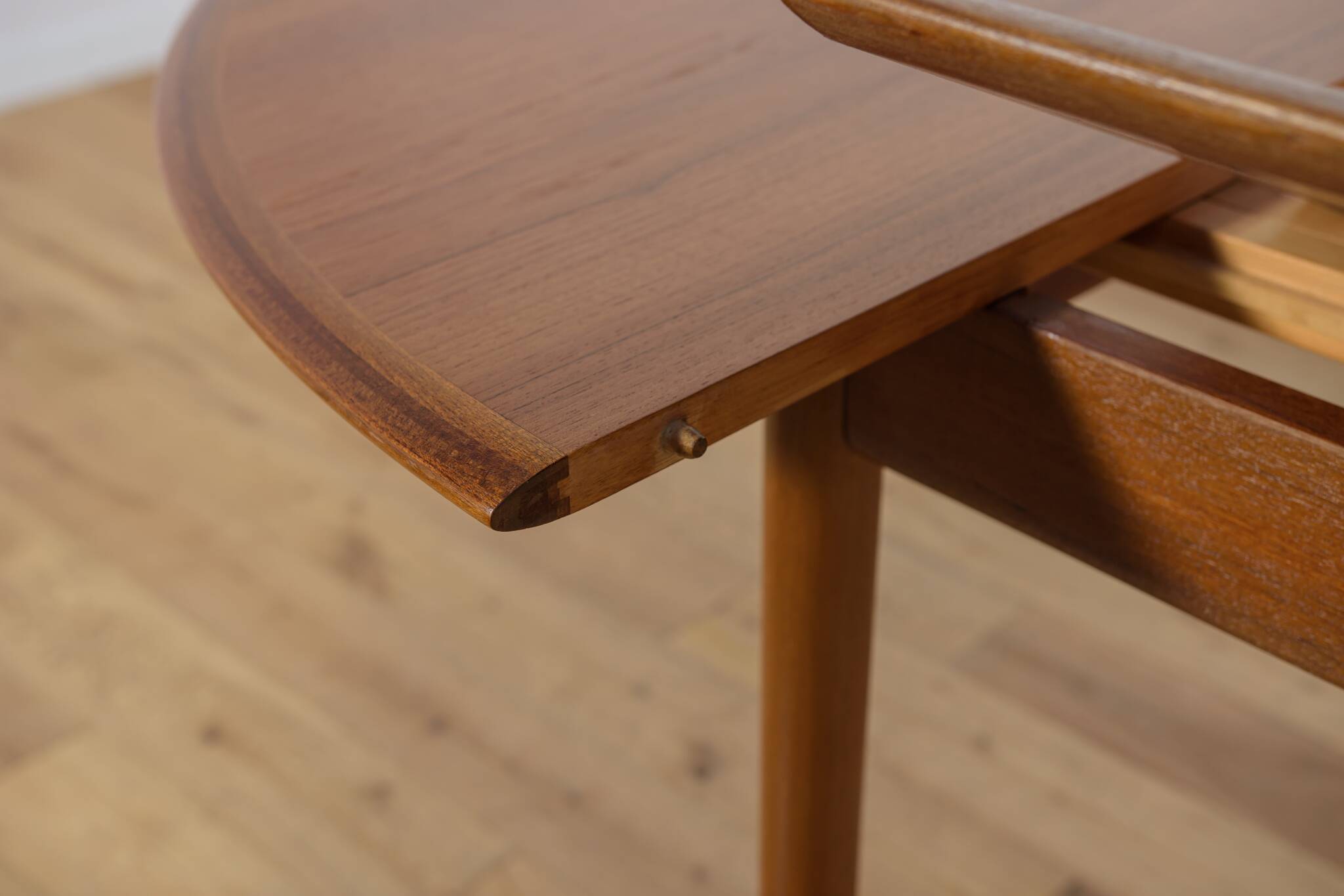 Table à manger ronde danoise vintage en teck, 1970s