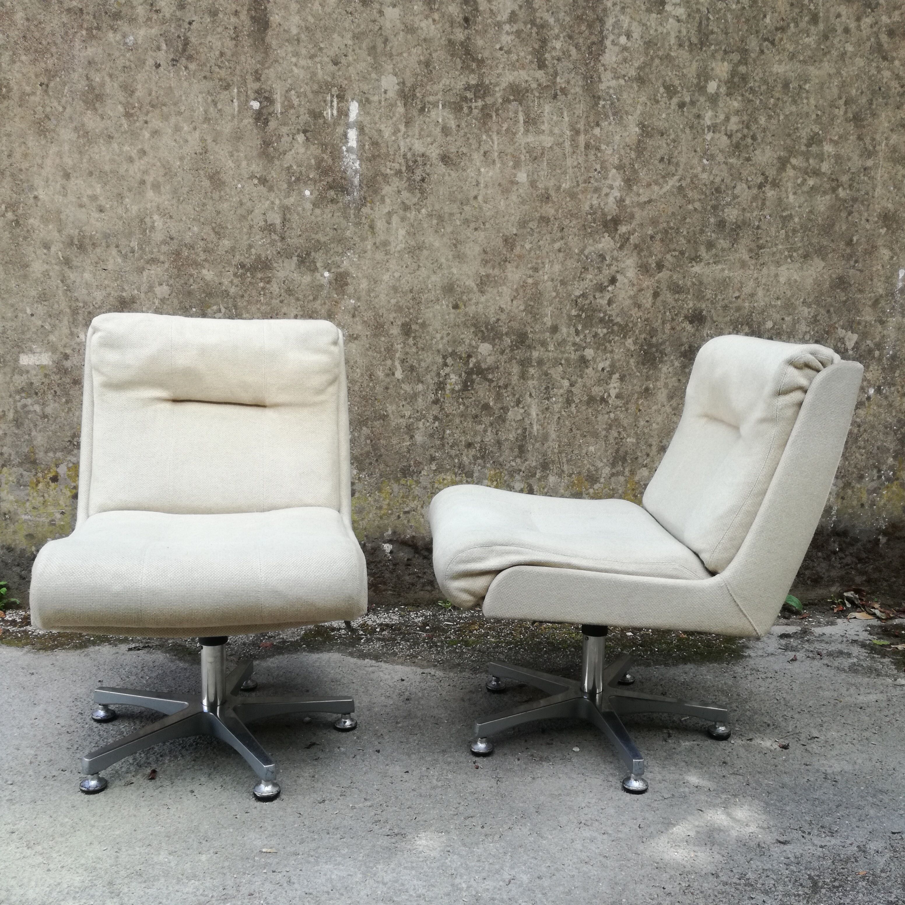 Tweed swivel armchairs 1970