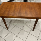 Large extendable Scandinavian table in vintage teak from the 1970s.