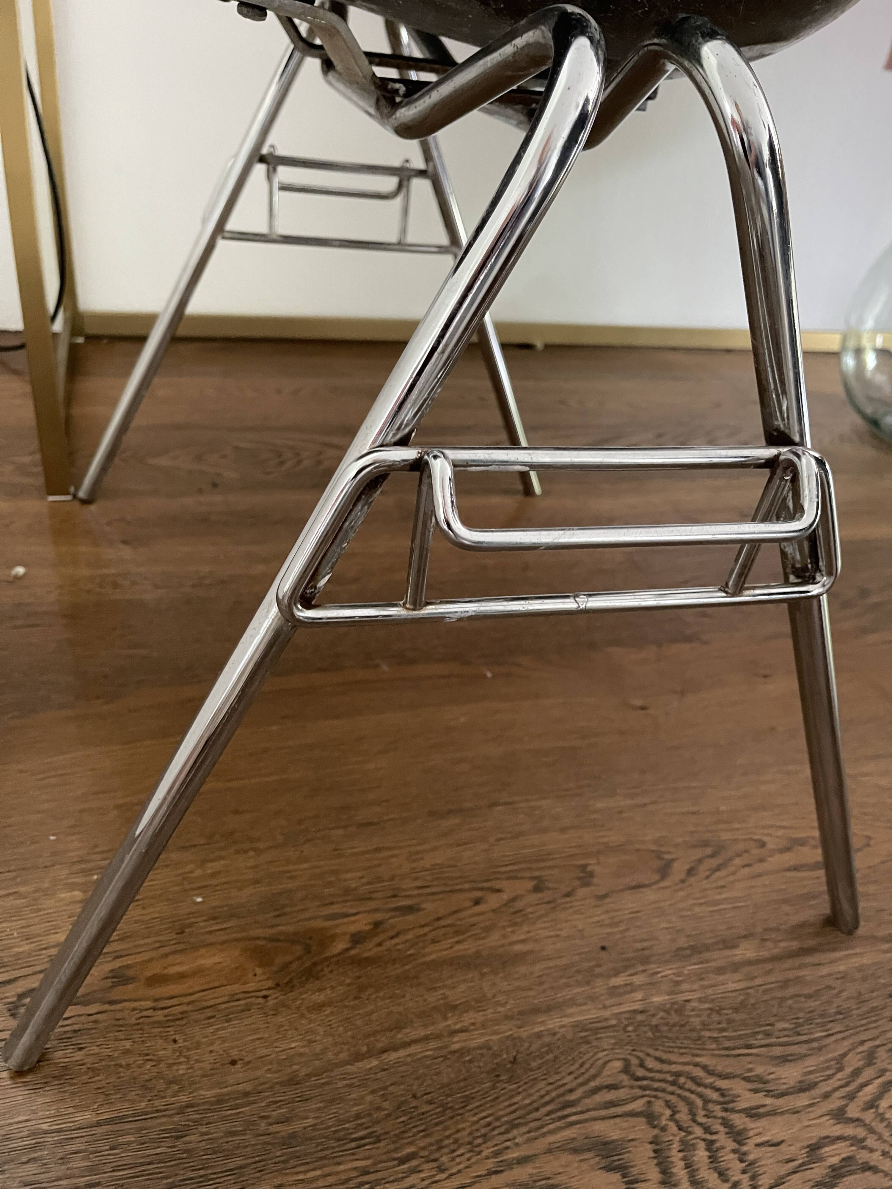 DSS chair Charles Eames - Herman Miller