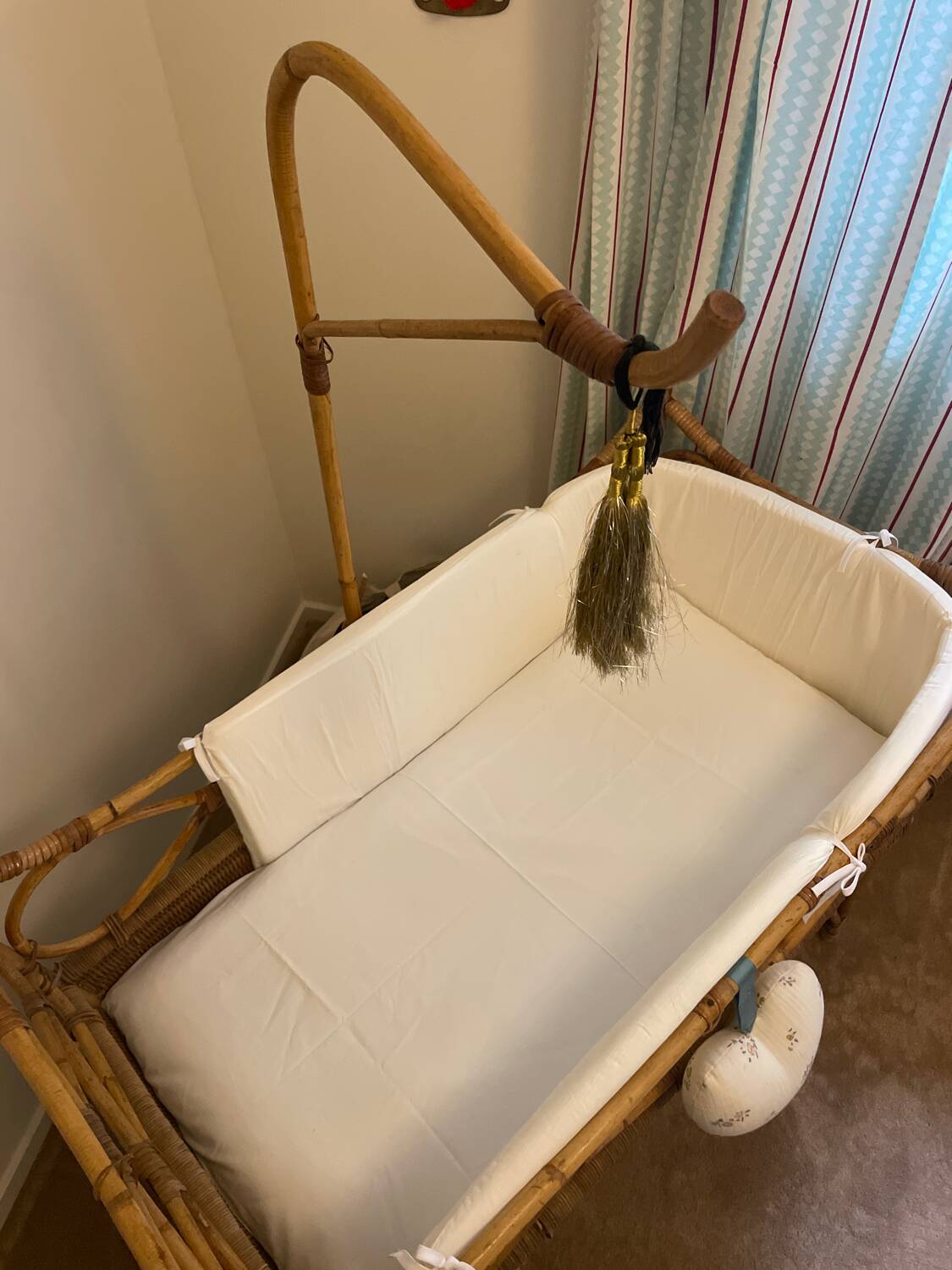 Rattan baby bed