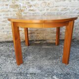 House Regain elm table with two extensions