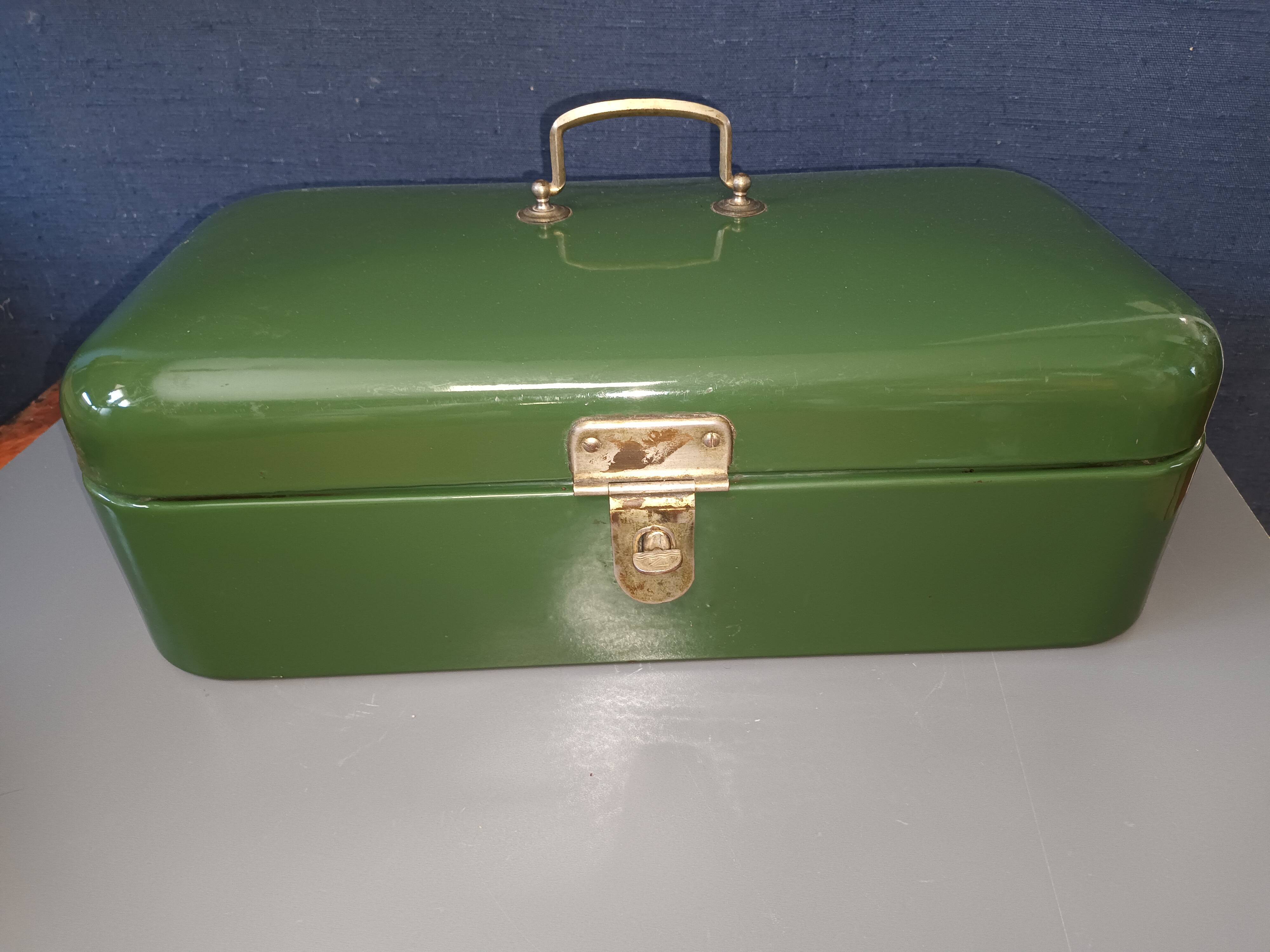 Boite émaillée