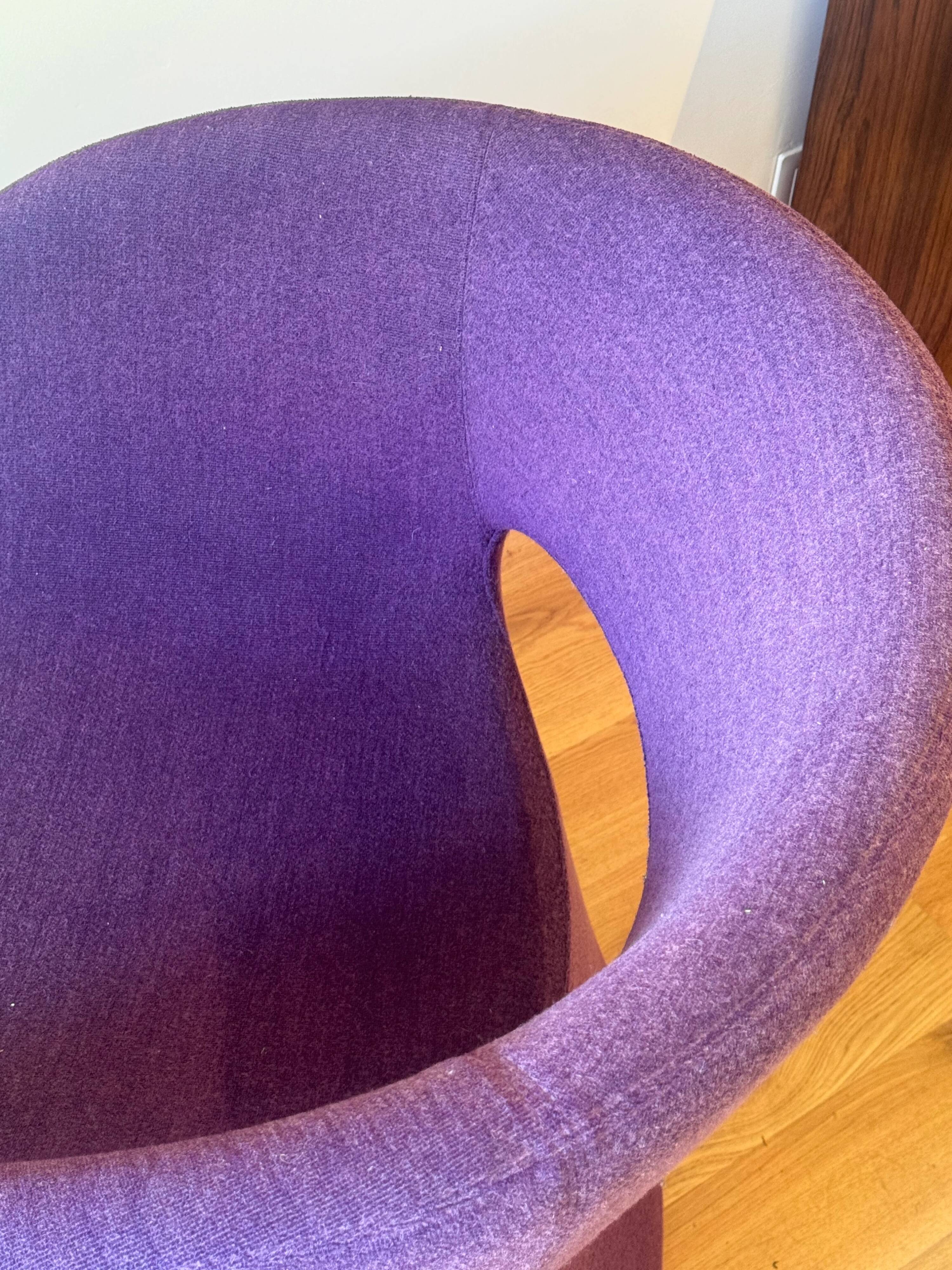 Fauteuil dans le goût du fauteuil Albert de Ron Arad pour Moroso