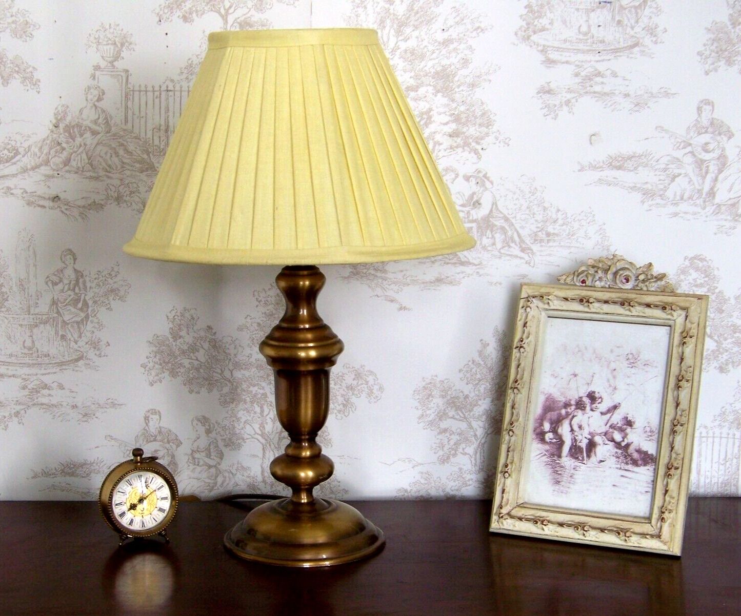 Vintage Brass Table Lamp with Round Base and Cream Pleated Shade 4352