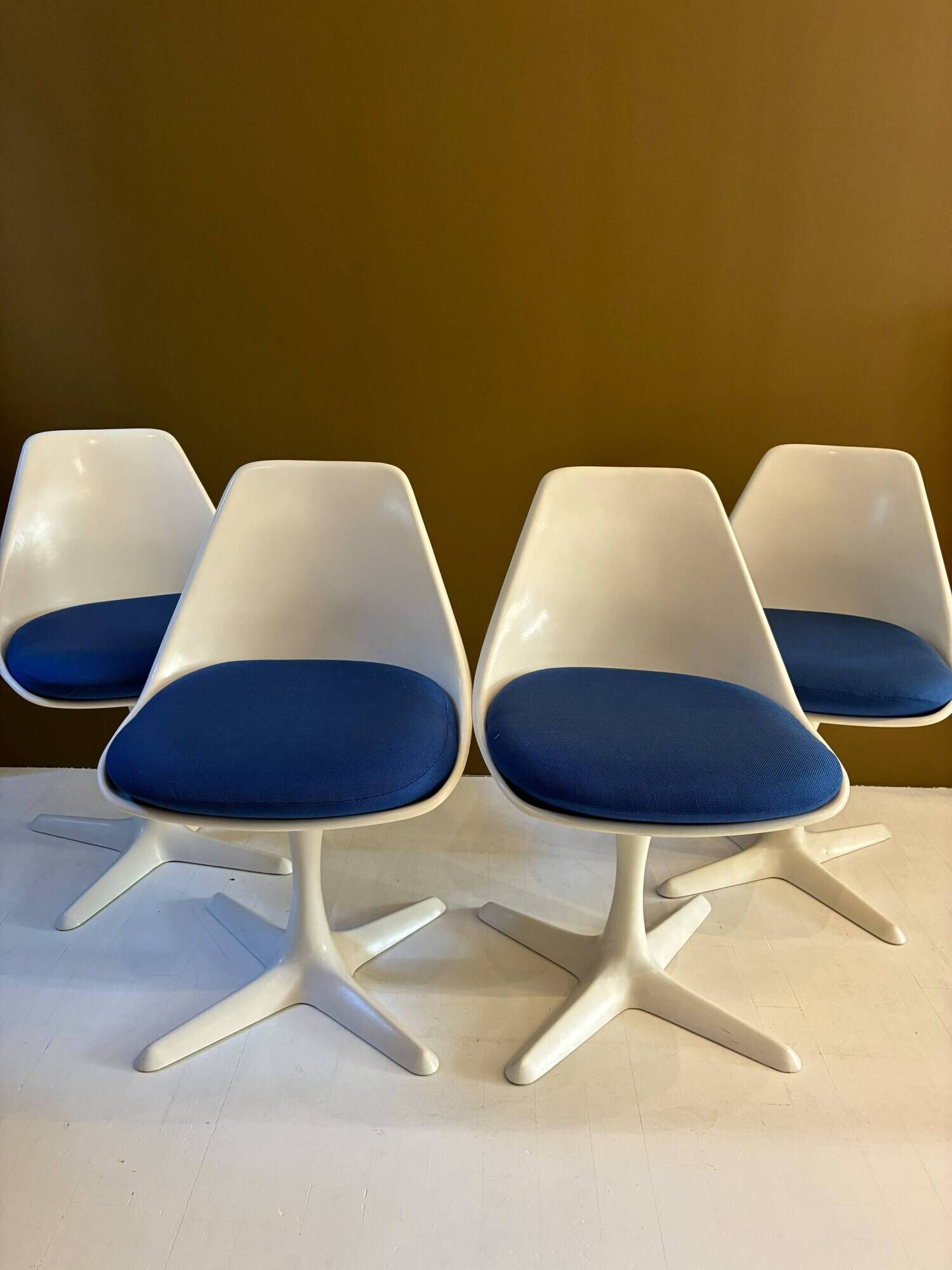 Set of 4 Maurice Burke chairs for Arkana, 1970