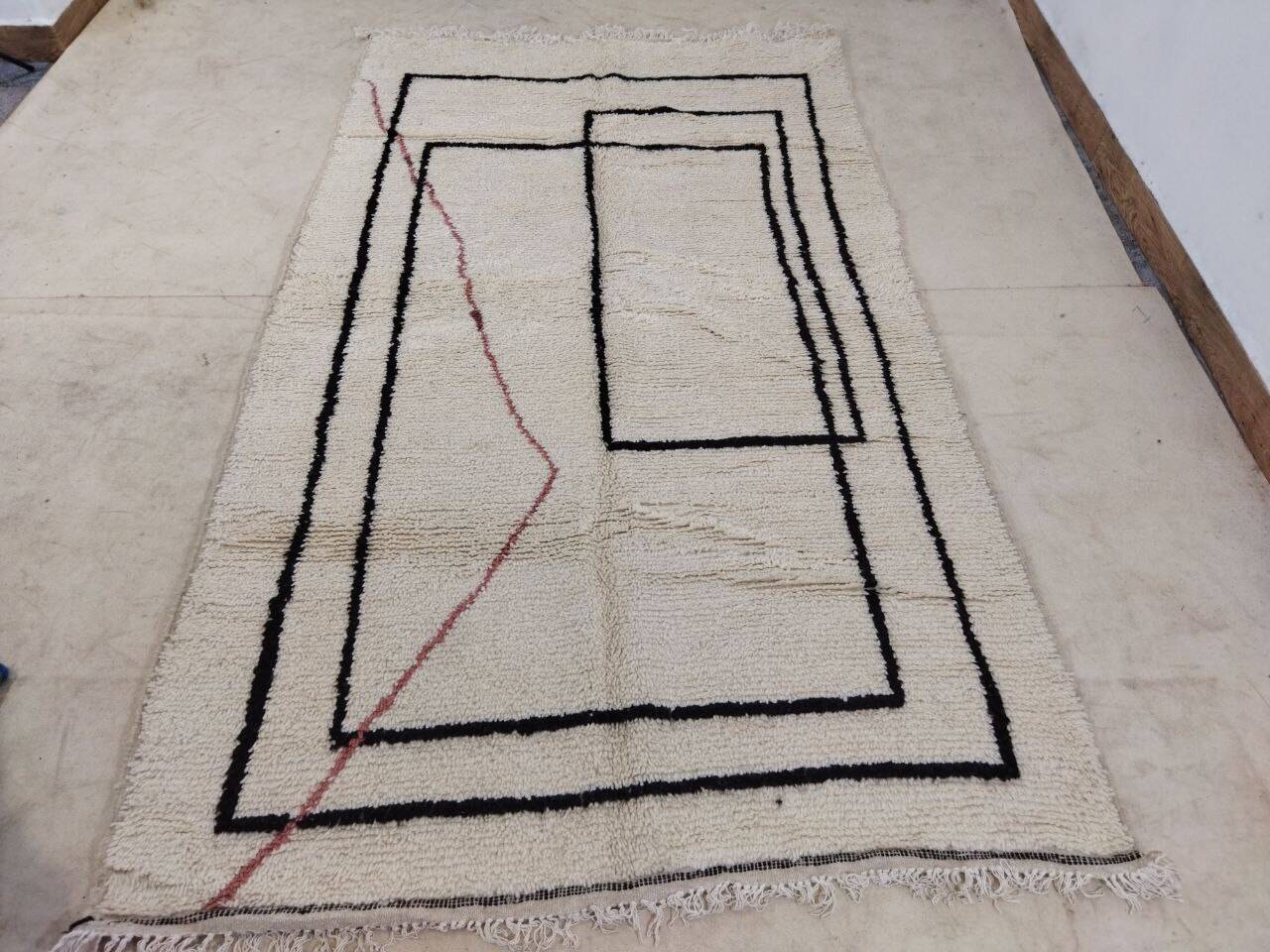 Handmade moroccan berber rug 260 x 150 cm