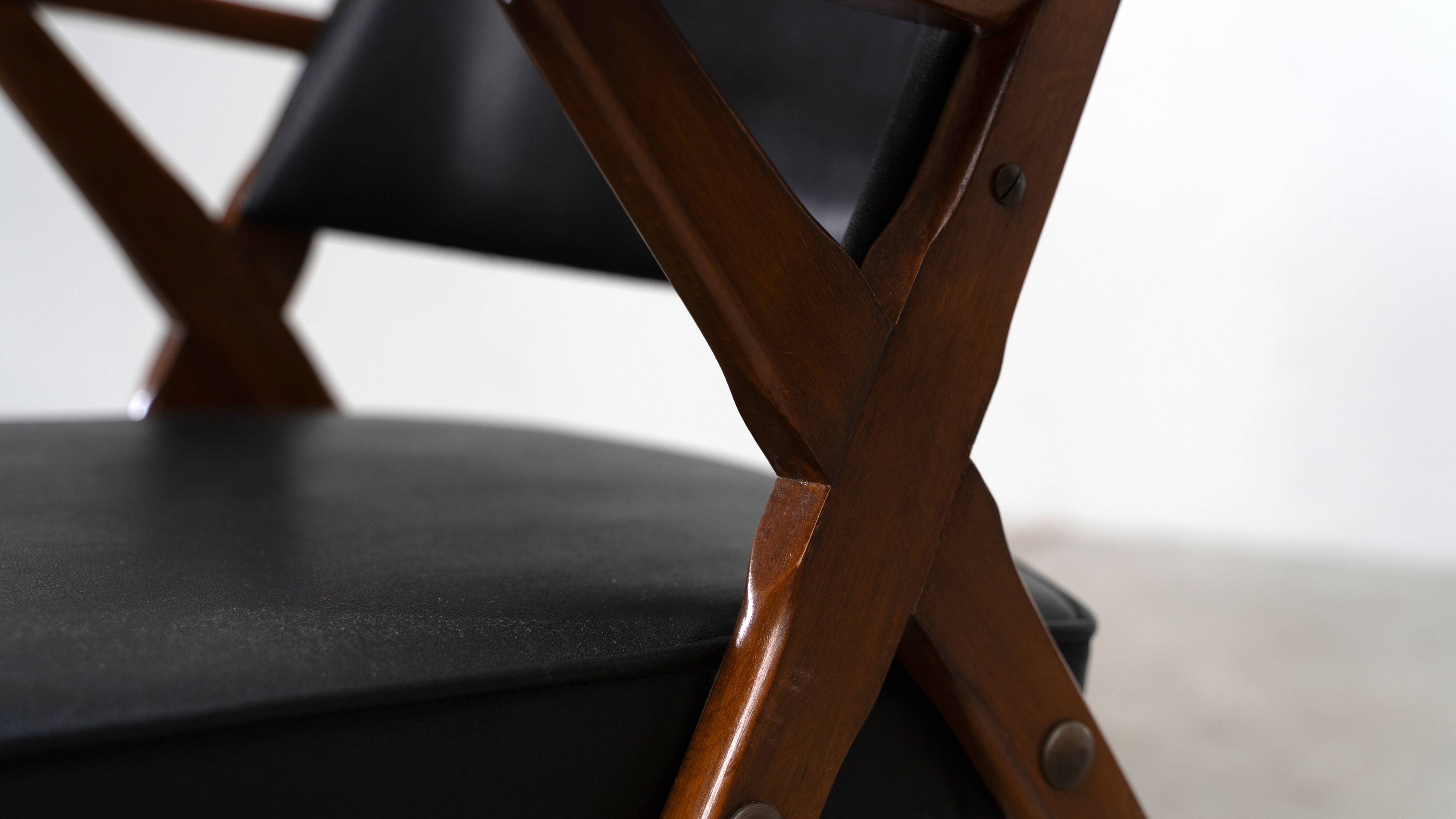 Leather lounge chair by Dal Vera
